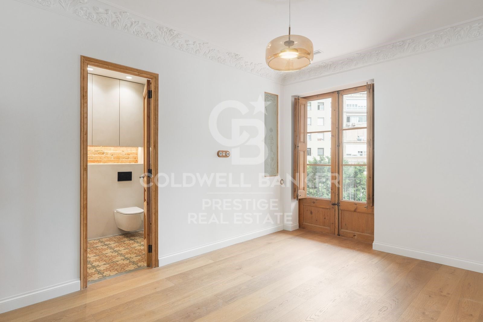 Étage élevé, lumineux, rénovation haut de gamme, 3 chambres, 3 salles de bains