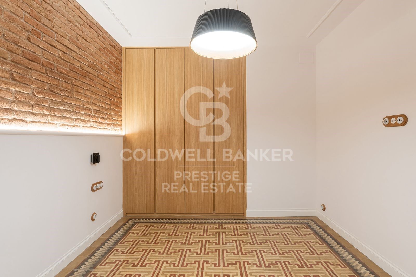 Alto, soleado, reformado de alta calidad, 3 habitaciones, 3 baños en Eixample Dreta, Barcelona