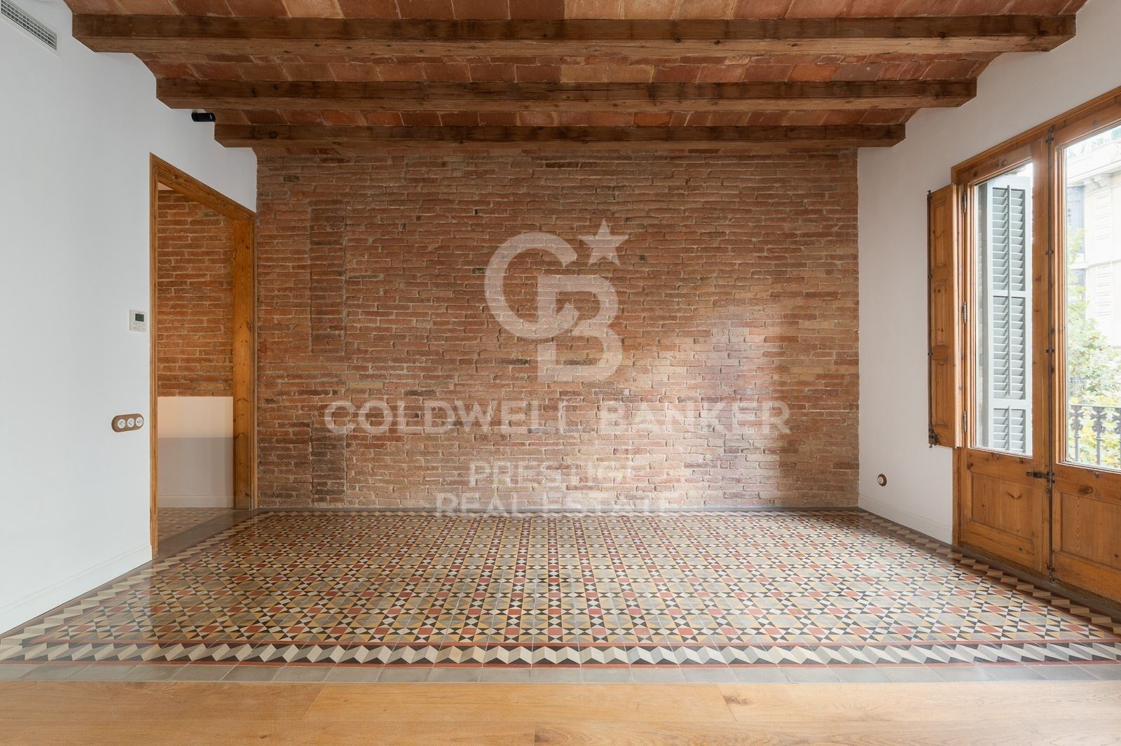 Alto, soleado, reformado de alta calidad, 3 habitaciones, 3 baños en Eixample Dreta, Barcelona