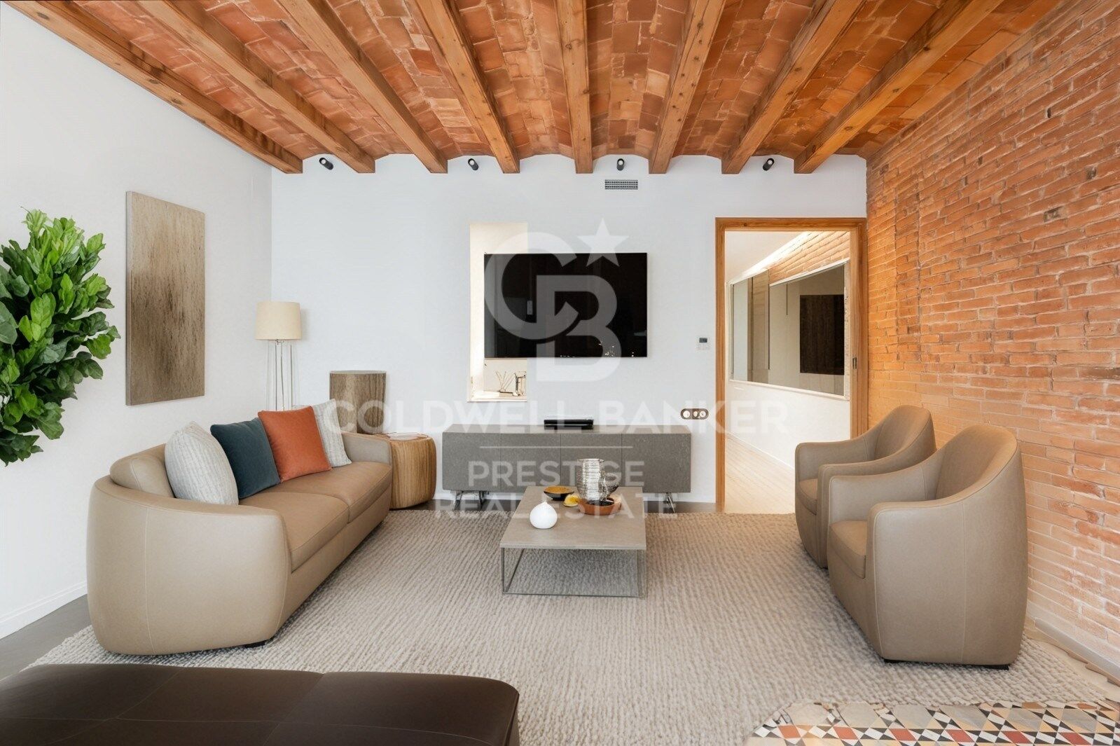 Étage élevé, lumineux, rénovation haut de gamme, 3 chambres, 3 salles de bains