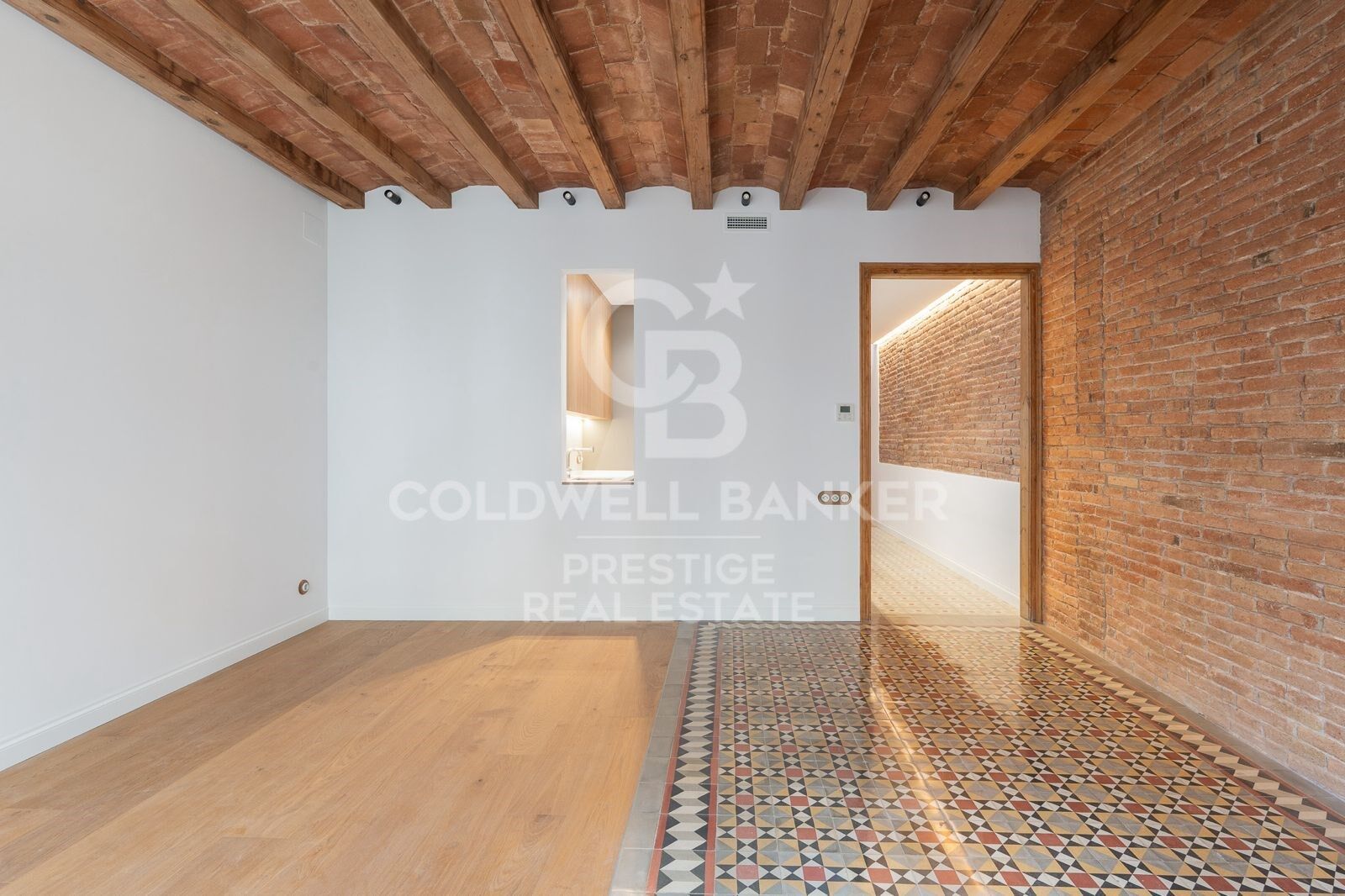 Étage élevé, lumineux, rénovation haut de gamme, 3 chambres, 3 salles de bains