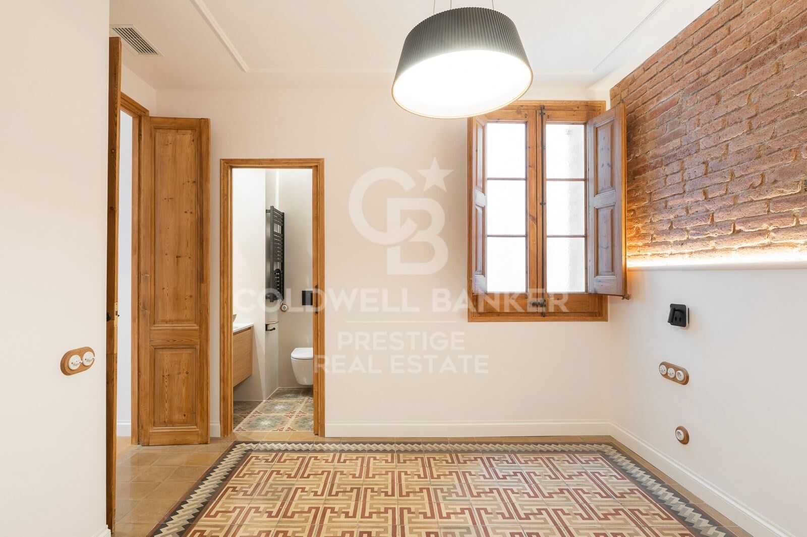 Étage élevé, lumineux, rénovation haut de gamme, 3 chambres, 3 salles de bains