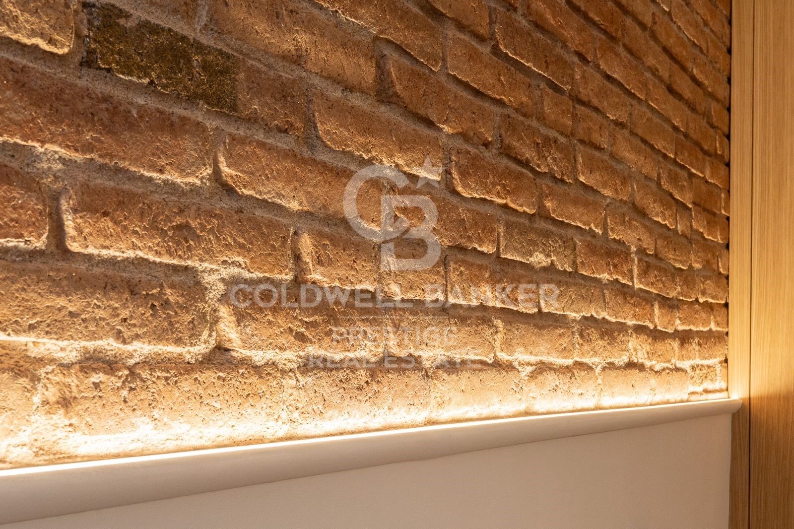 Étage élevé, lumineux, rénovation haut de gamme, 3 chambres, 3 salles de bains