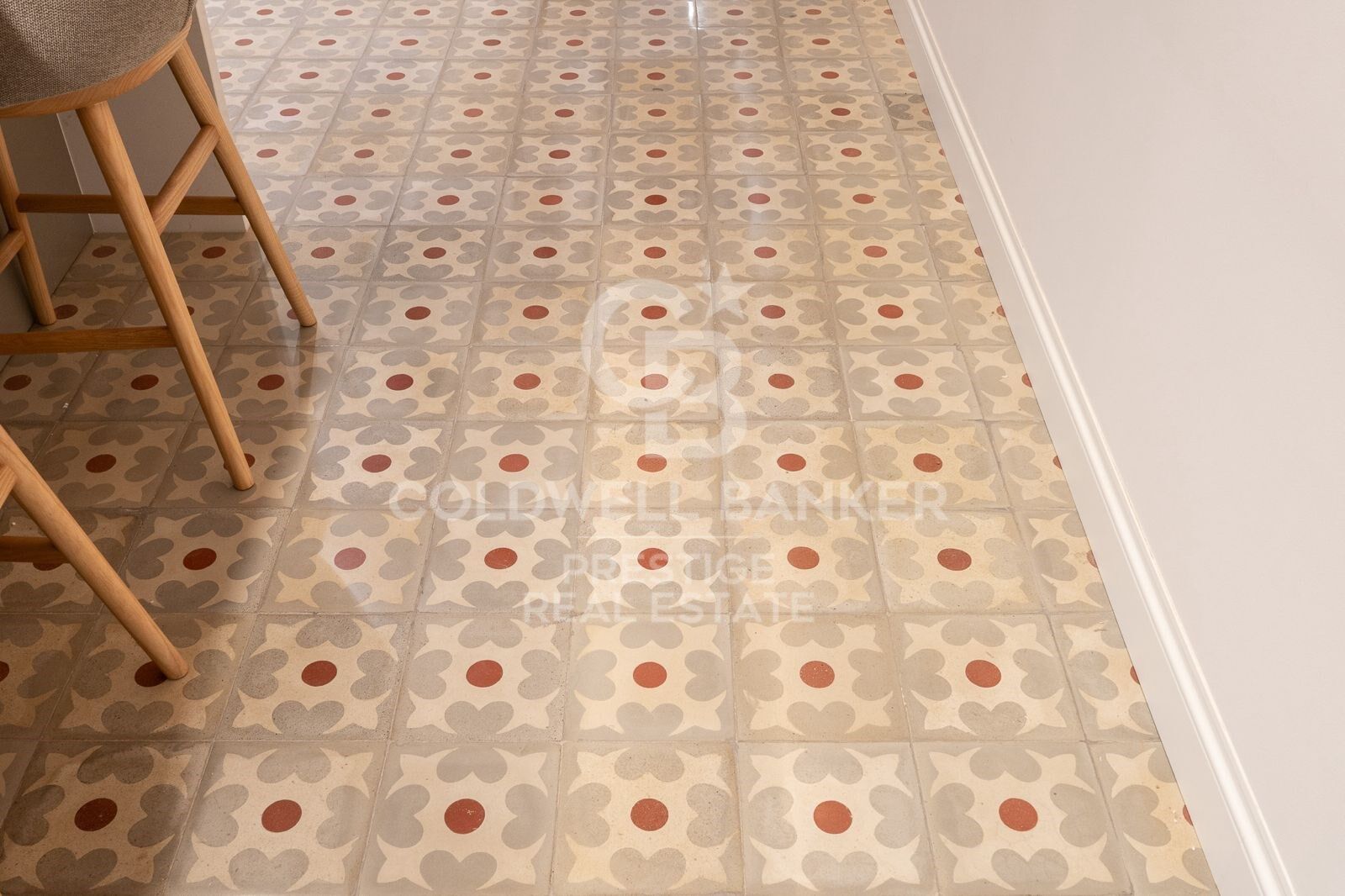 Étage élevé, lumineux, rénovation haut de gamme, 3 chambres, 3 salles de bains