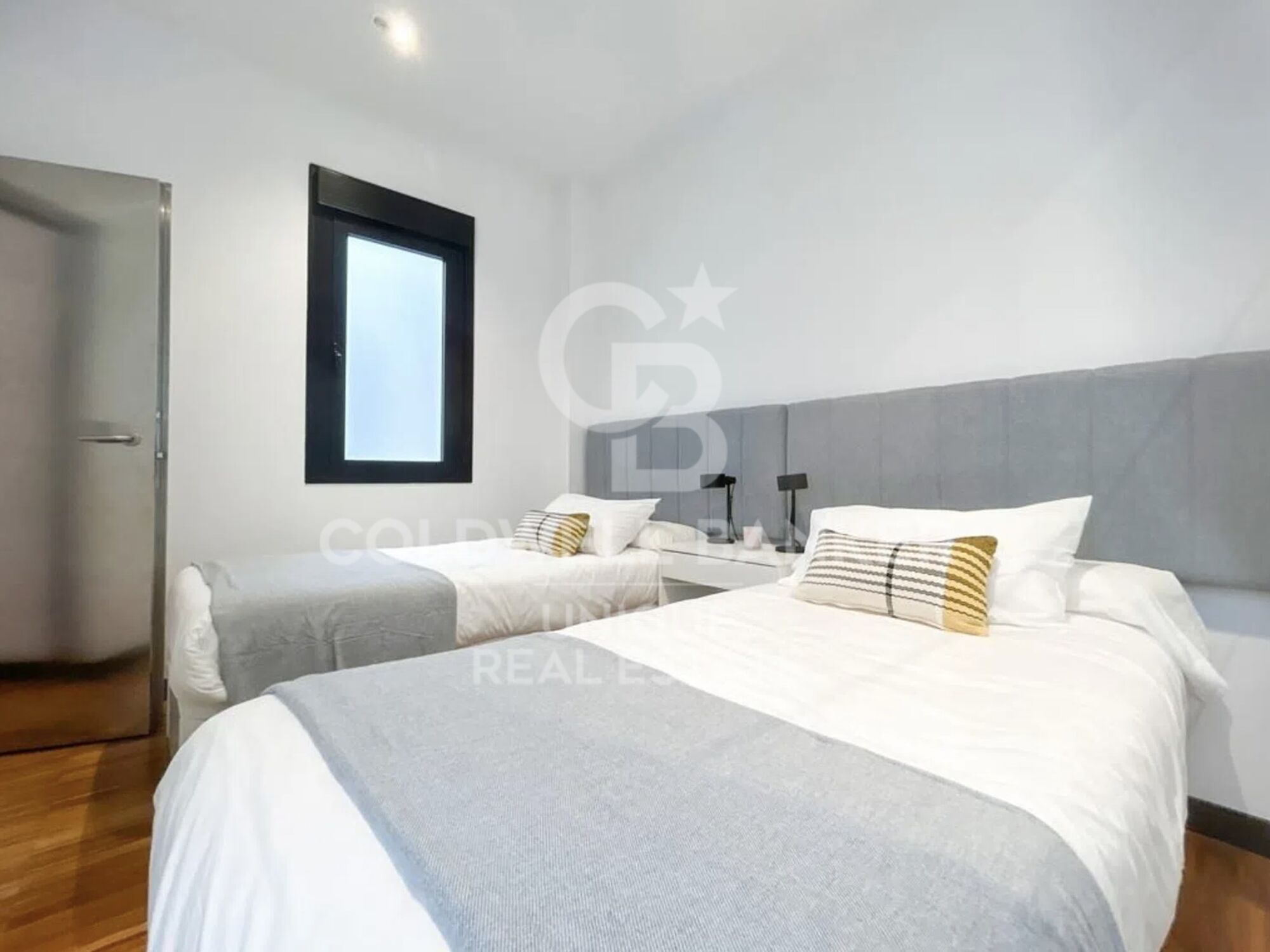 Renovierte Außenwohnung im Zentrum von Madrid