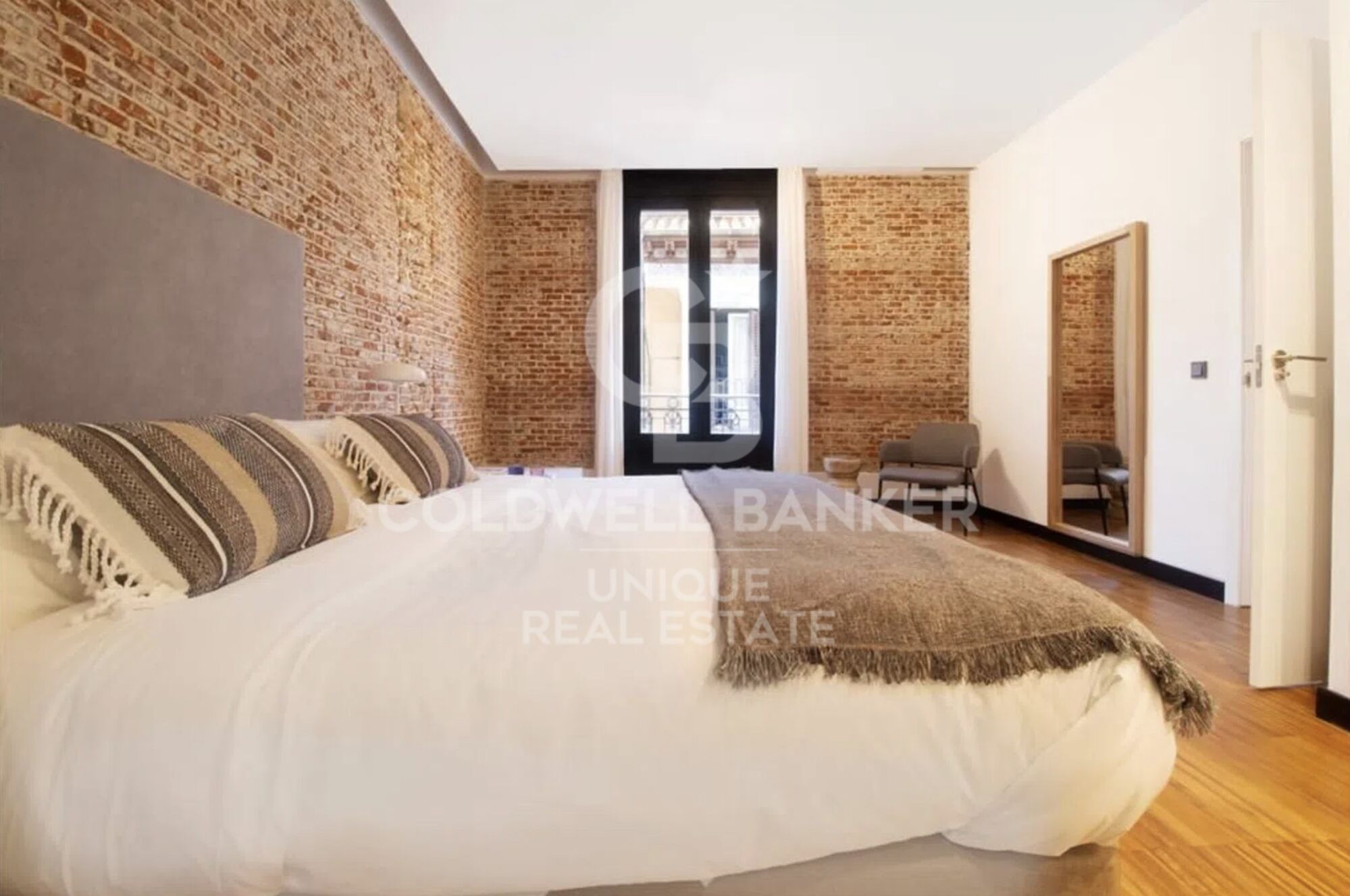 Renovated exterior apartment in the center of Madrid