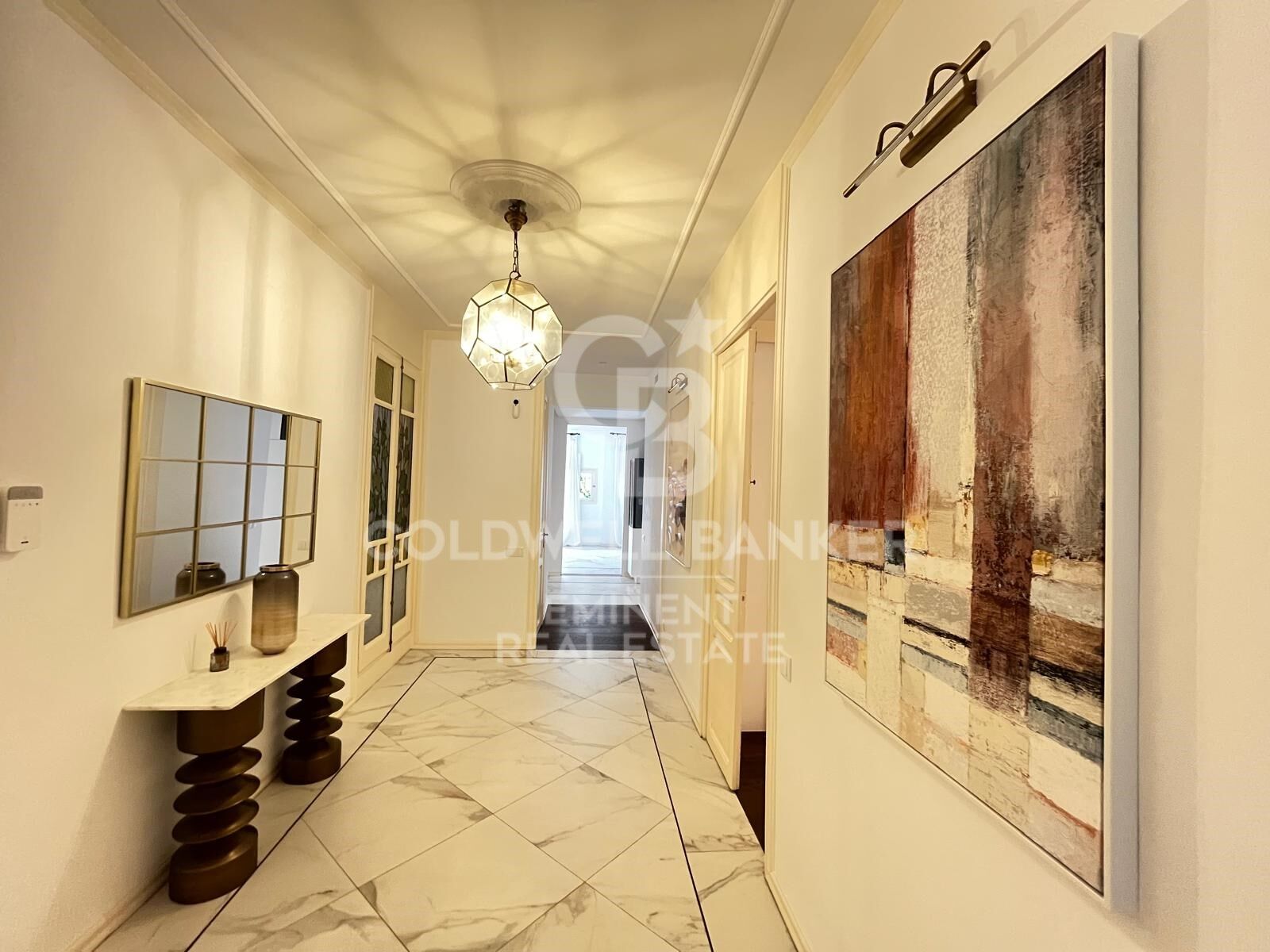 Bel appartement dans un immeuble de style « finca regia » sur l'Avinguda Diagonal.