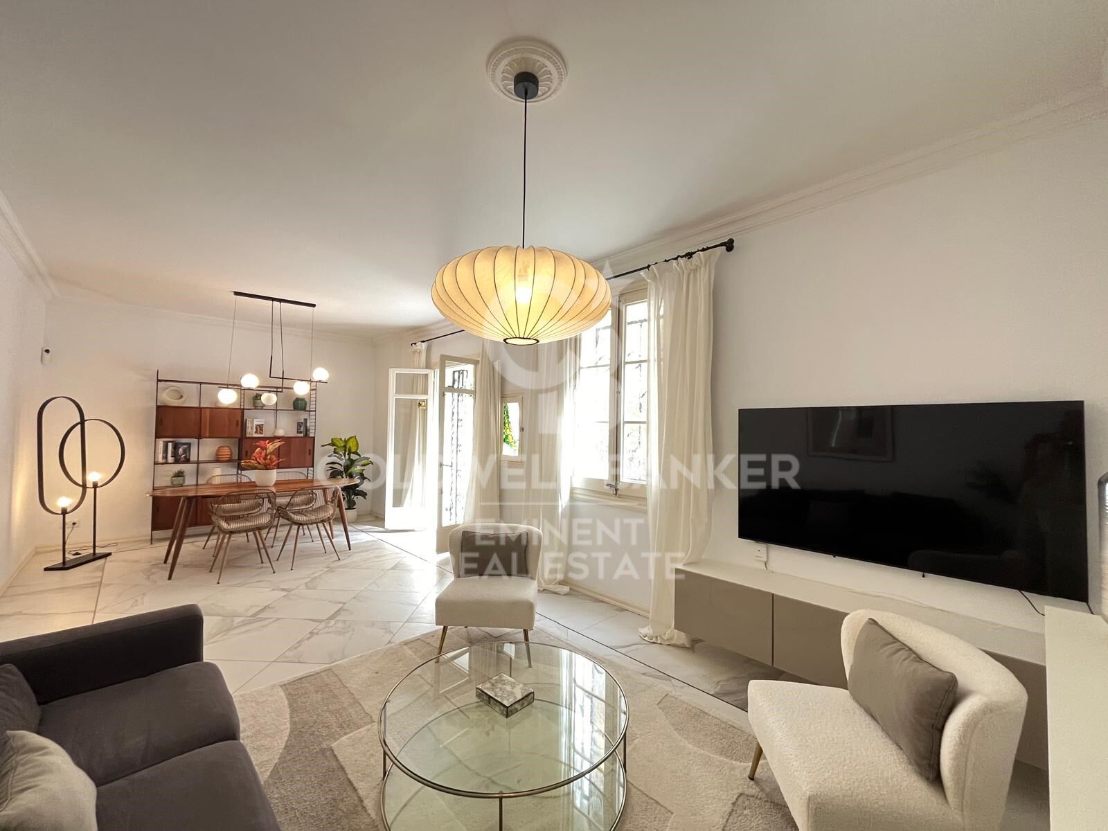Beautiful apartment in a historic building on Avinguda Diagonal.