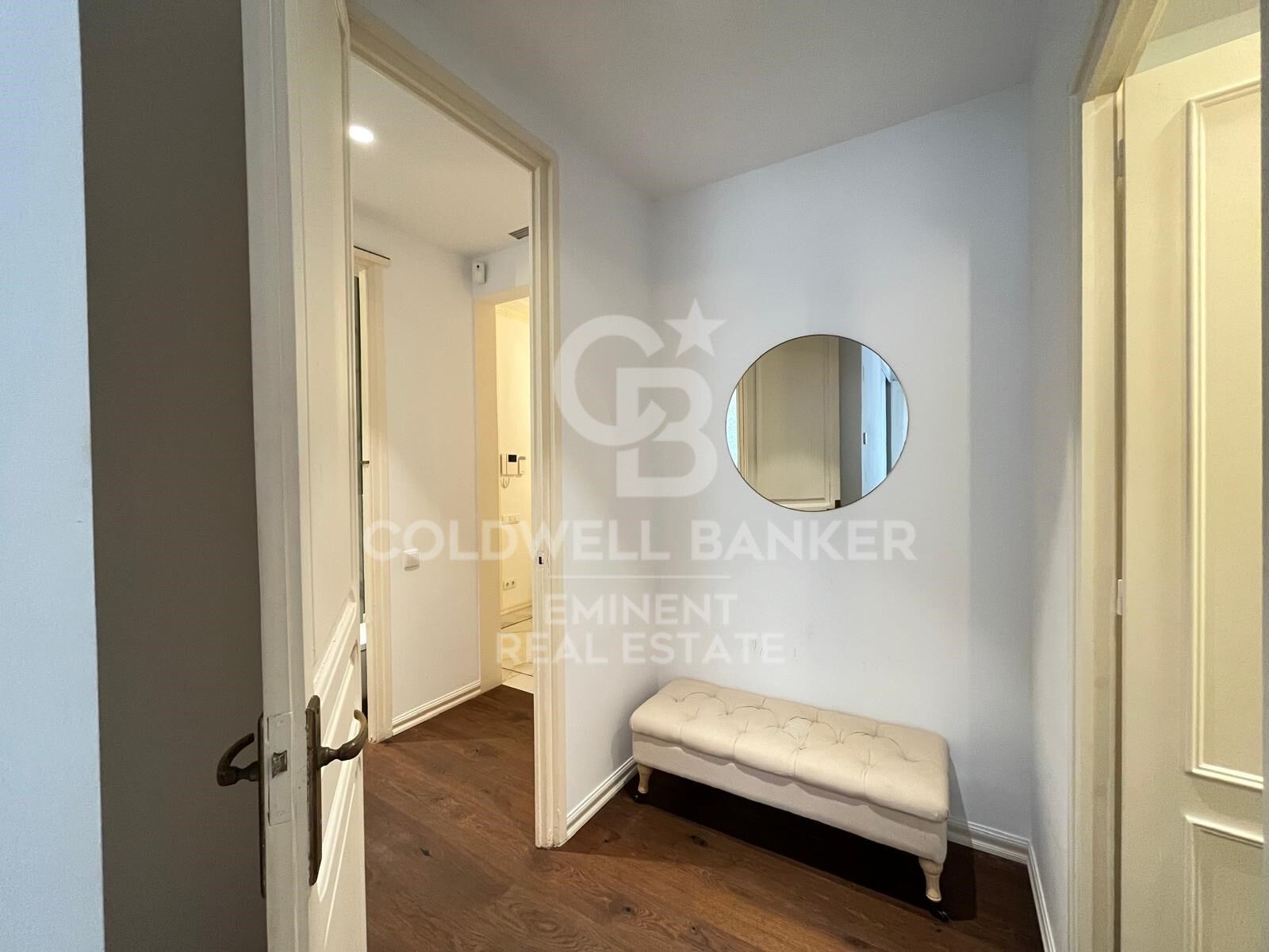 Beautiful apartment in a historic building on Avinguda Diagonal.