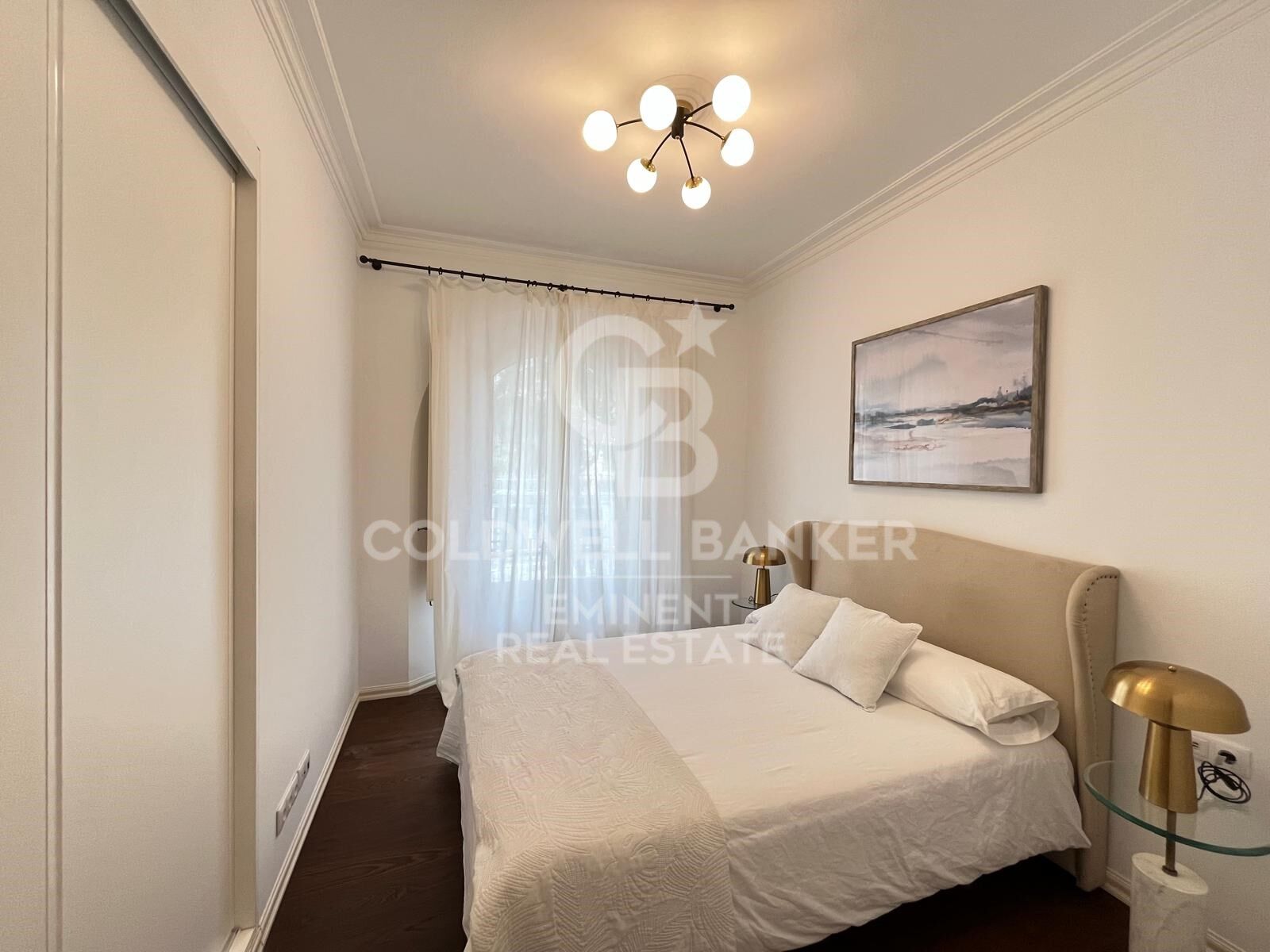 Beautiful apartment in a historic building on Avinguda Diagonal.