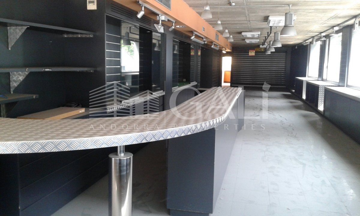 Local comercial Alquiler Sant Julià de Lòria
