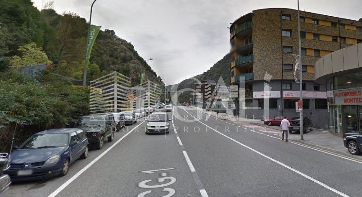 Local comercial Alquiler Sant Julià de Lòria
