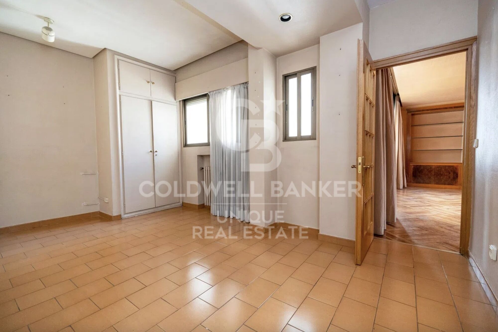 4-Zimmer-Wohnung mit Terrasse zur Renovierung in Almagro, Madrid.