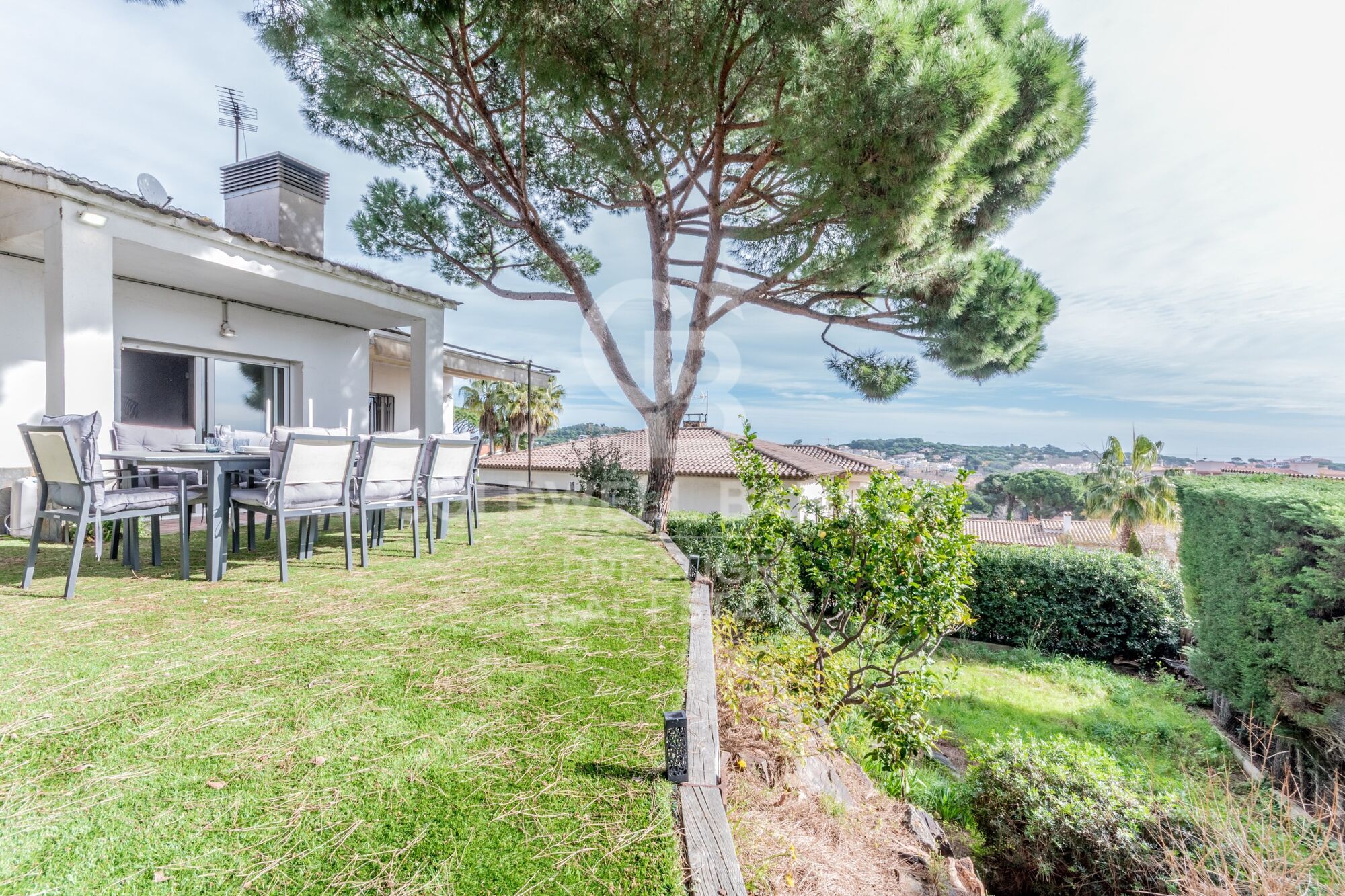 Casa con vistas al mar y potencial de ampliación - 800 m de la Playa de Sant Pol