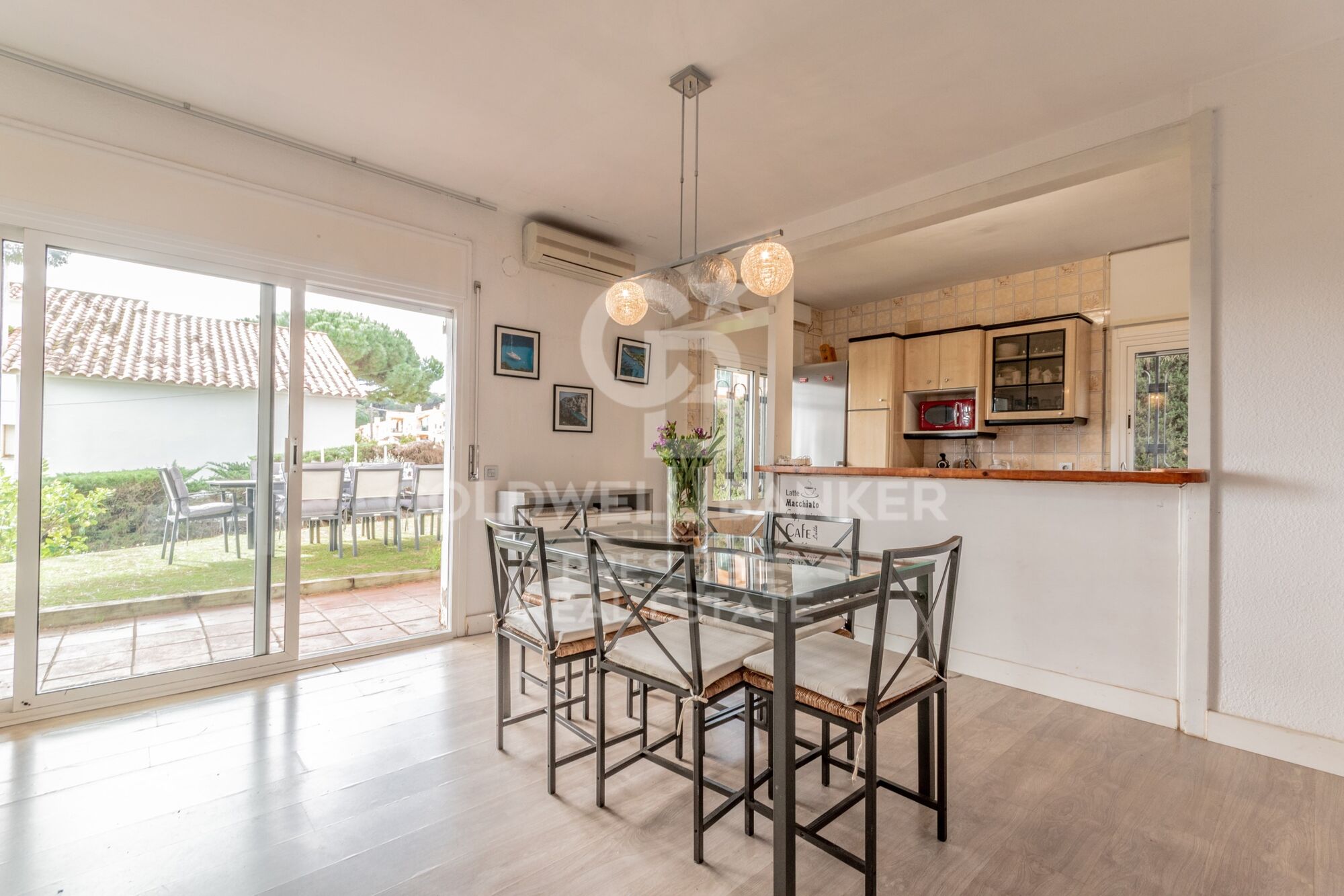 Casa con vistas al mar y potencial de ampliación - 800 m de la Playa de Sant Pol
