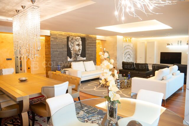 Flat 5 Bedrooms Sale Vigo