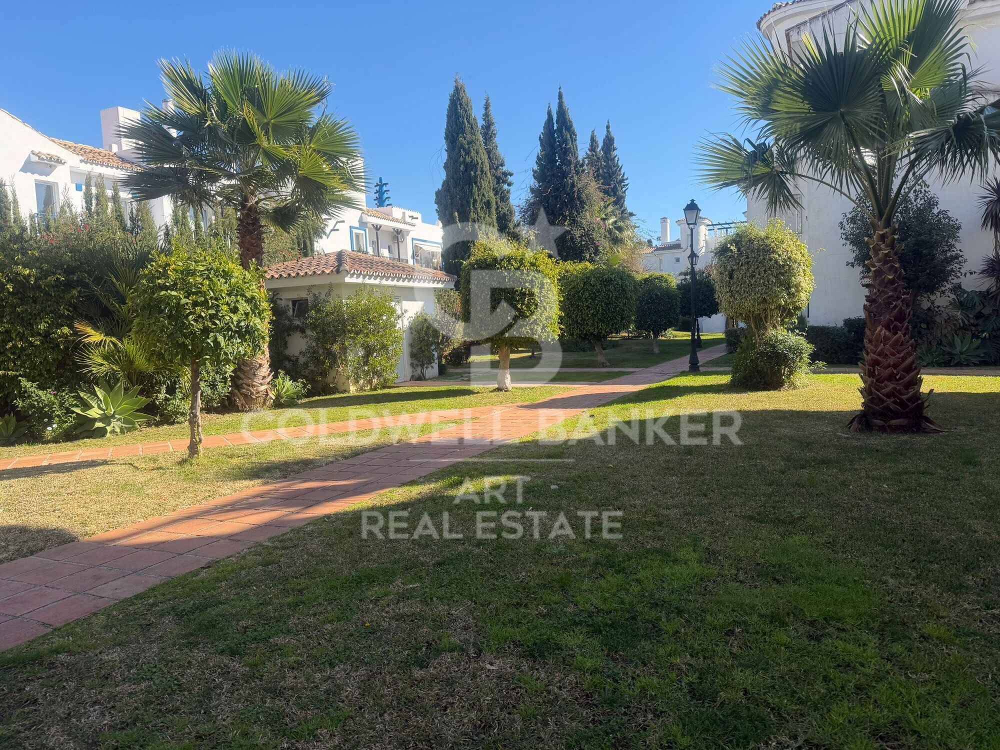 Precioso apartamento de dos dormitorios en alquiler en Los Naranjos- Marbella