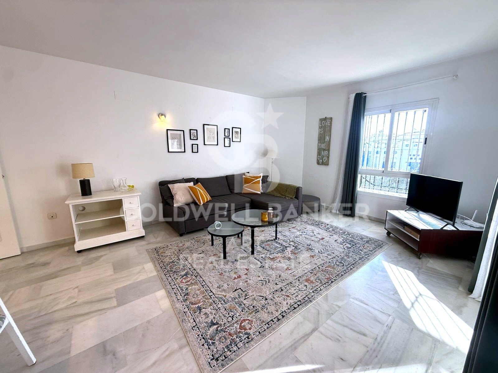 Precioso apartamento de dos dormitorios en alquiler en Los Naranjos- Marbella