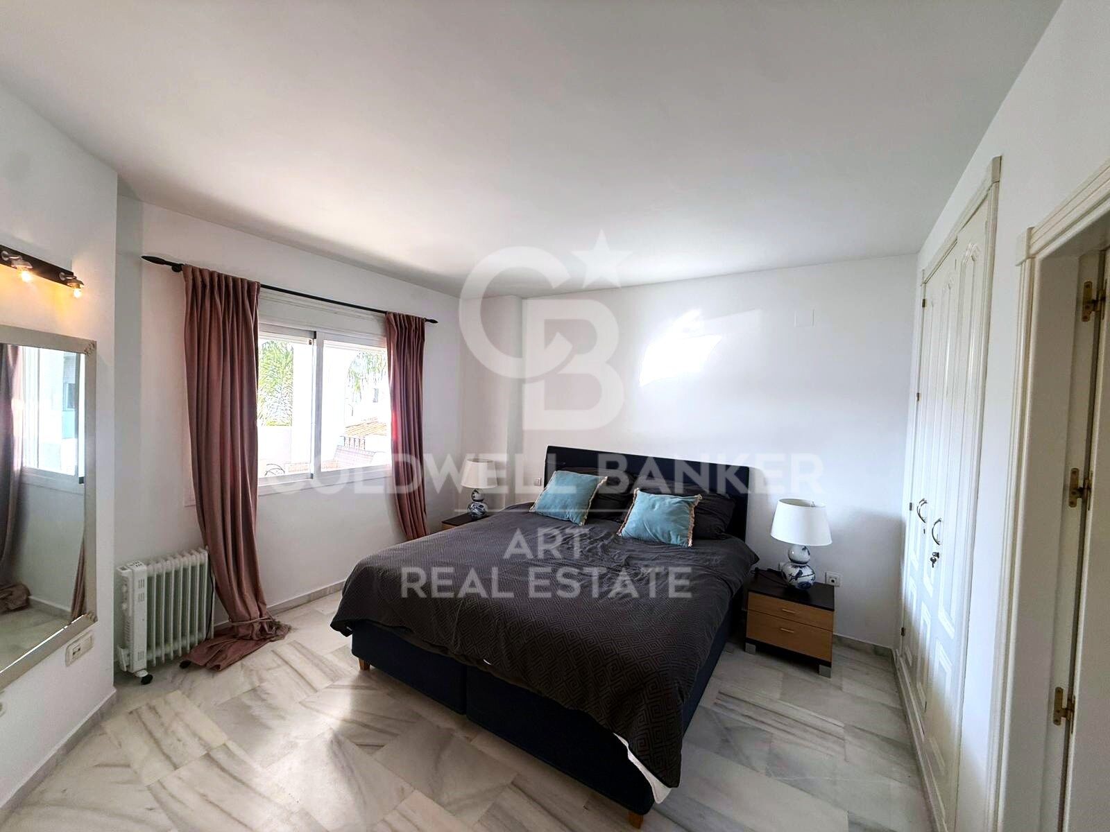 Precioso apartamento de dos dormitorios en alquiler en Los Naranjos- Marbella