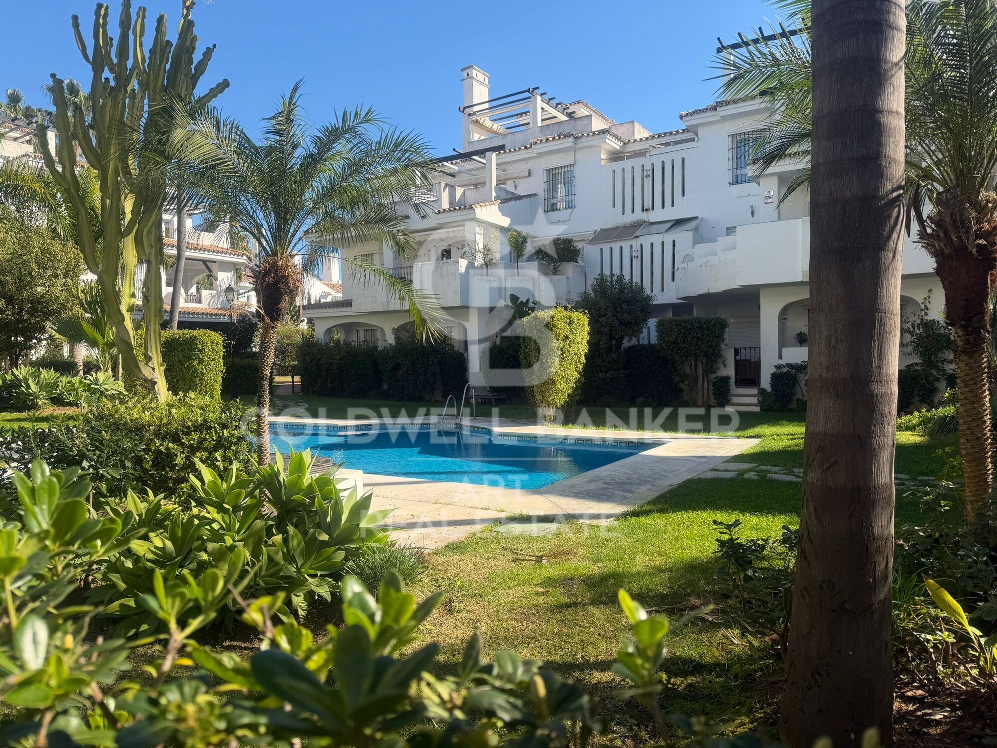 Precioso apartamento de dos dormitorios en alquiler en Los Naranjos- Marbella