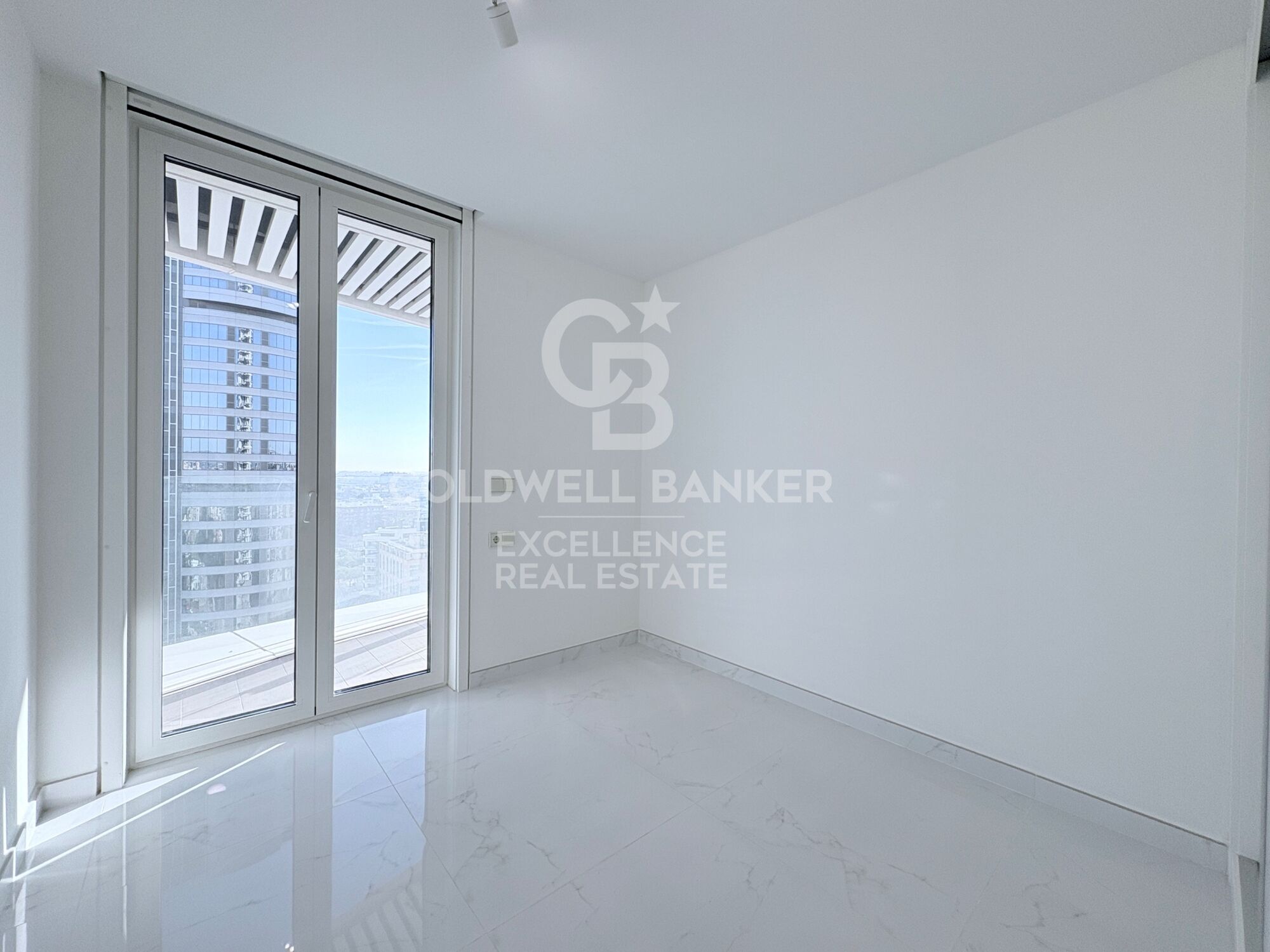 Exclusivo piso en alquiler en Cortes Valencianas