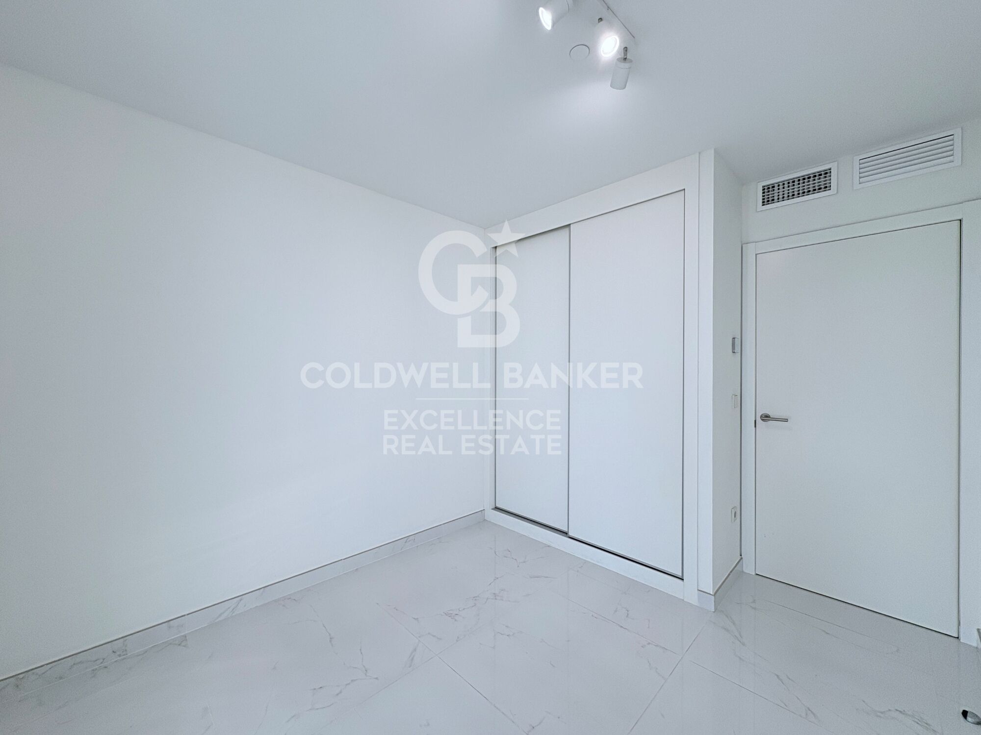 Exclusivo piso en alquiler en Cortes Valencianas