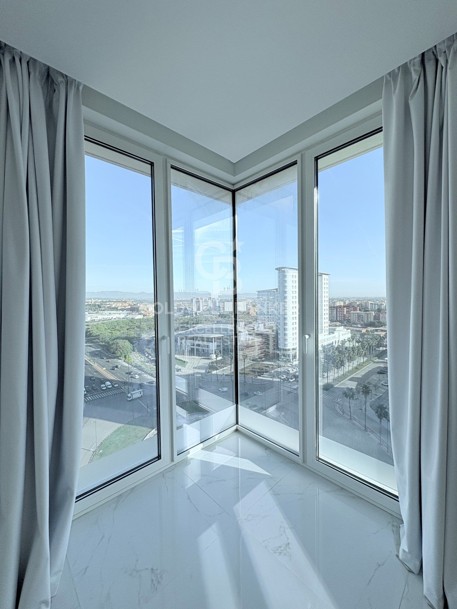 Exclusivo piso en alquiler en Cortes Valencianas