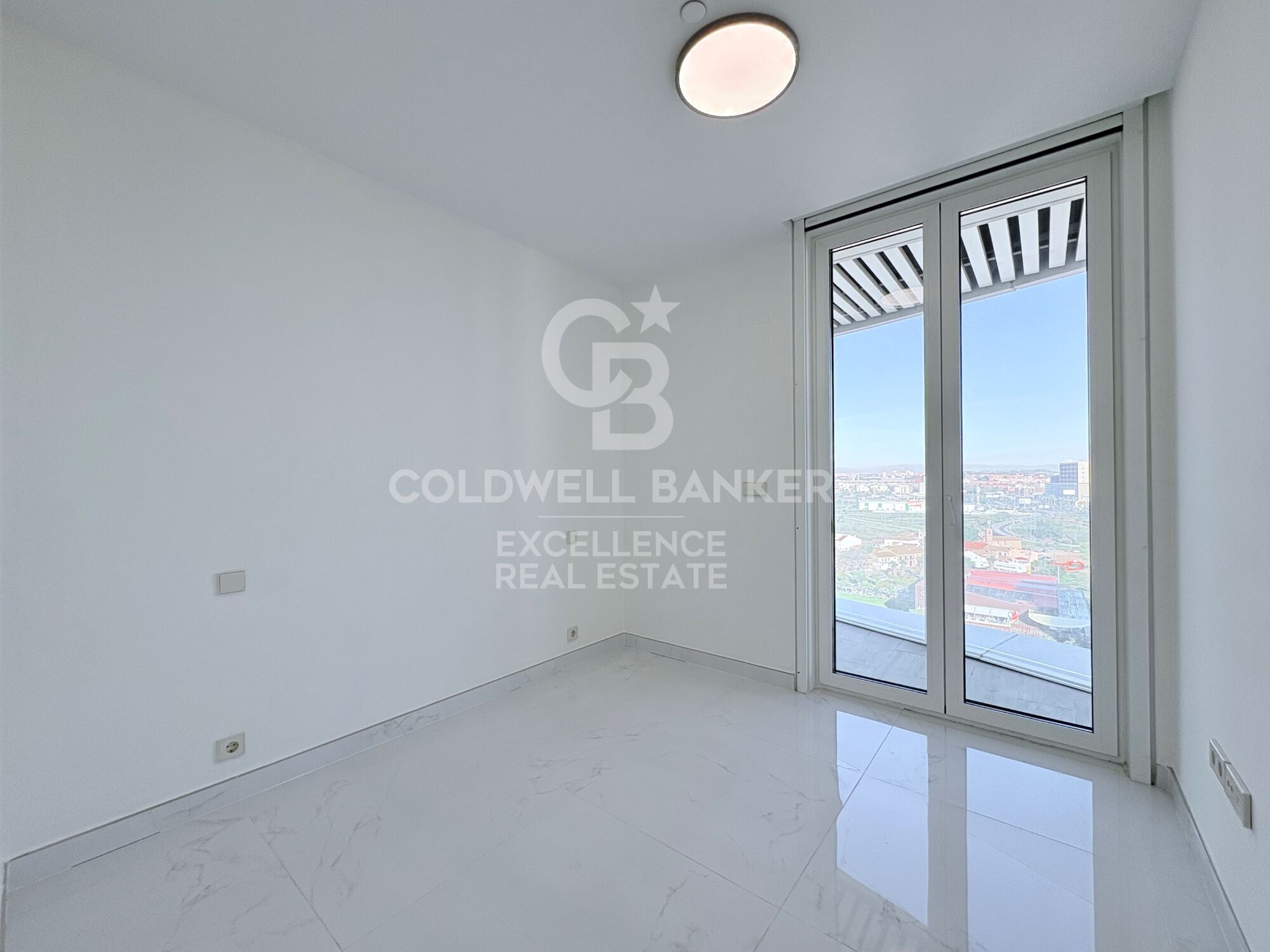 Exclusivo piso en alquiler en Cortes Valencianas