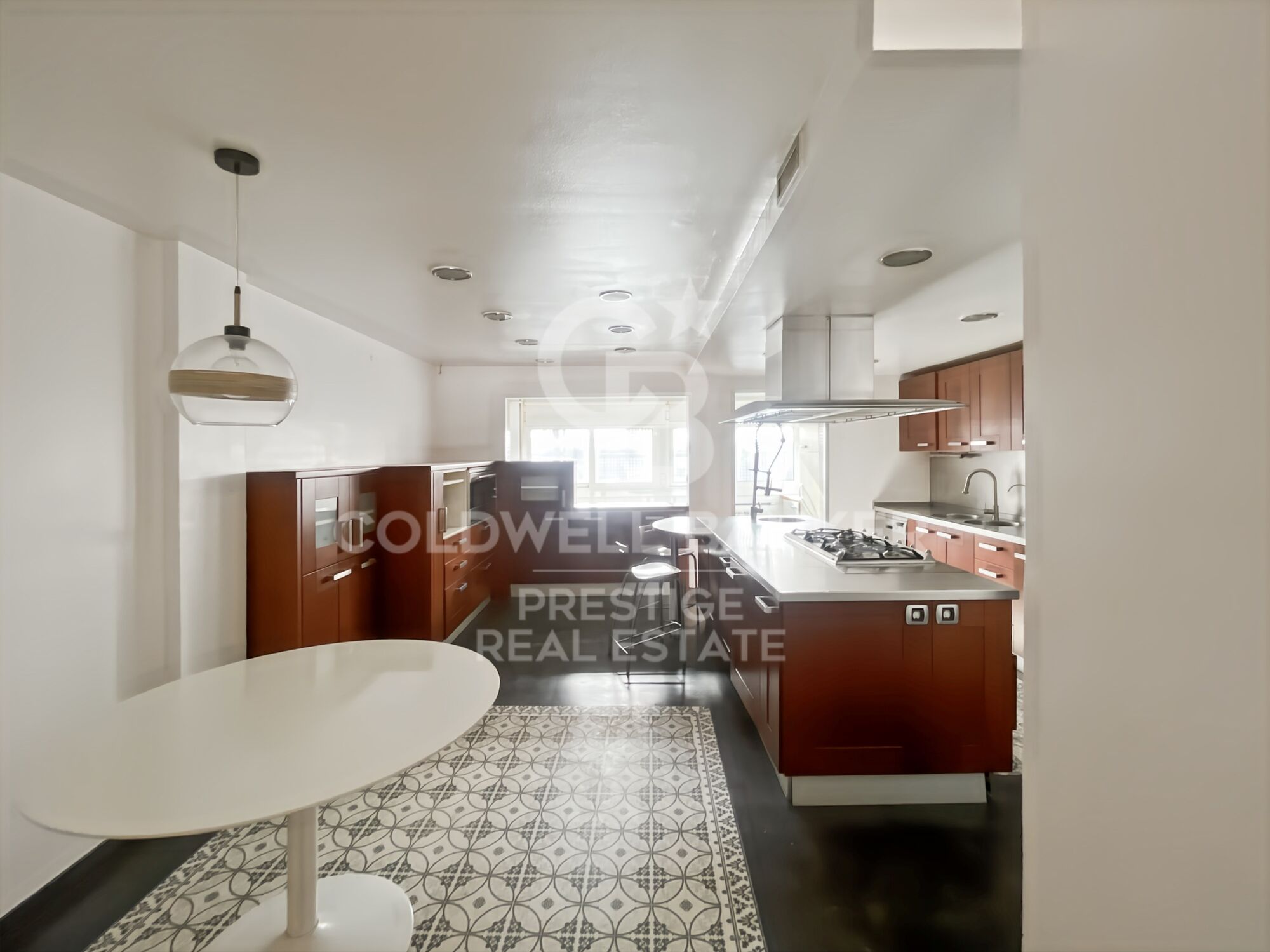 Appartement à vendre à Finestrelles avec 2 places de parking et piscine communautaire