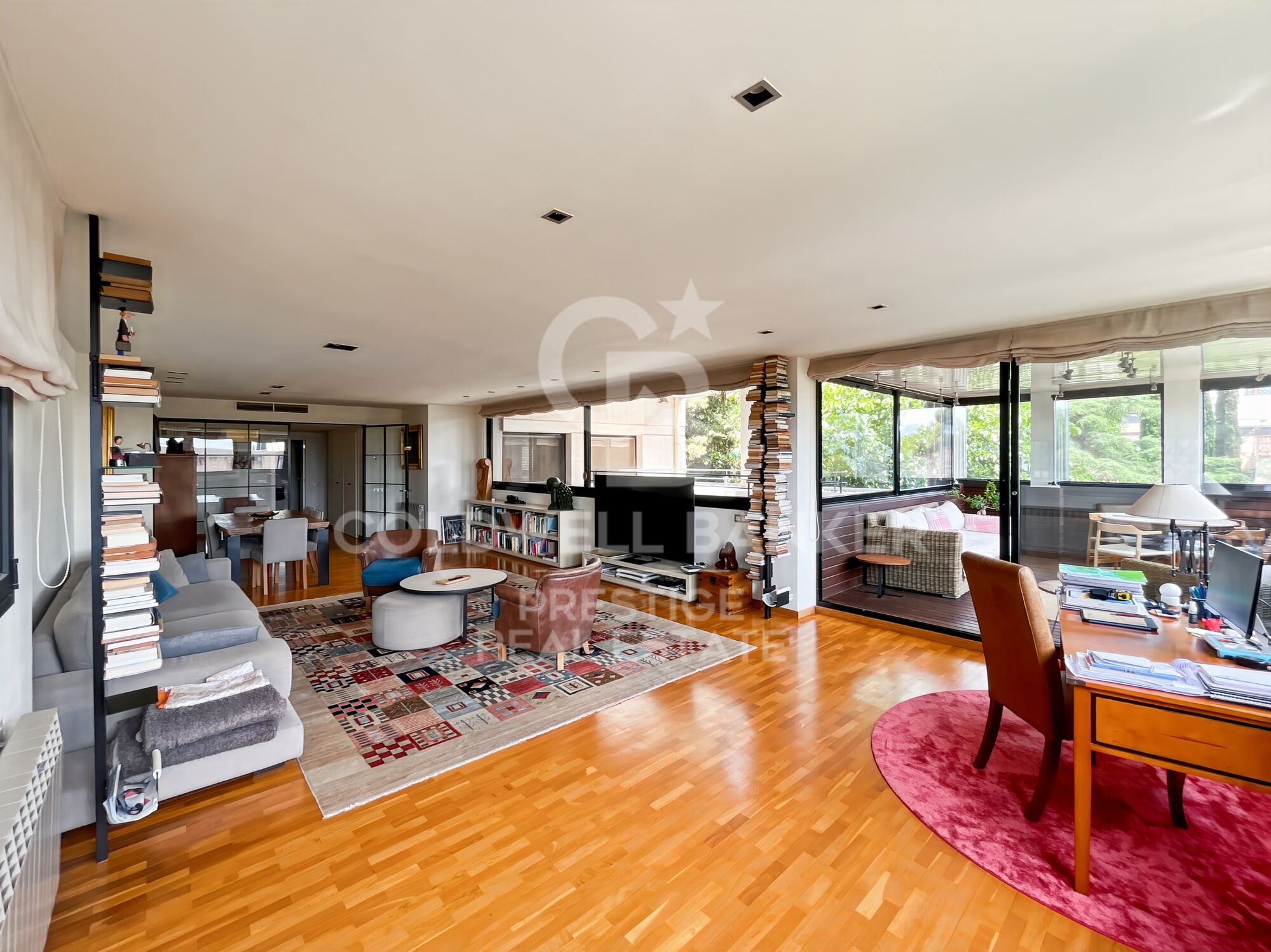 Piso en venta en Finestrelles con 2 plazas de parking y piscina comunitaria