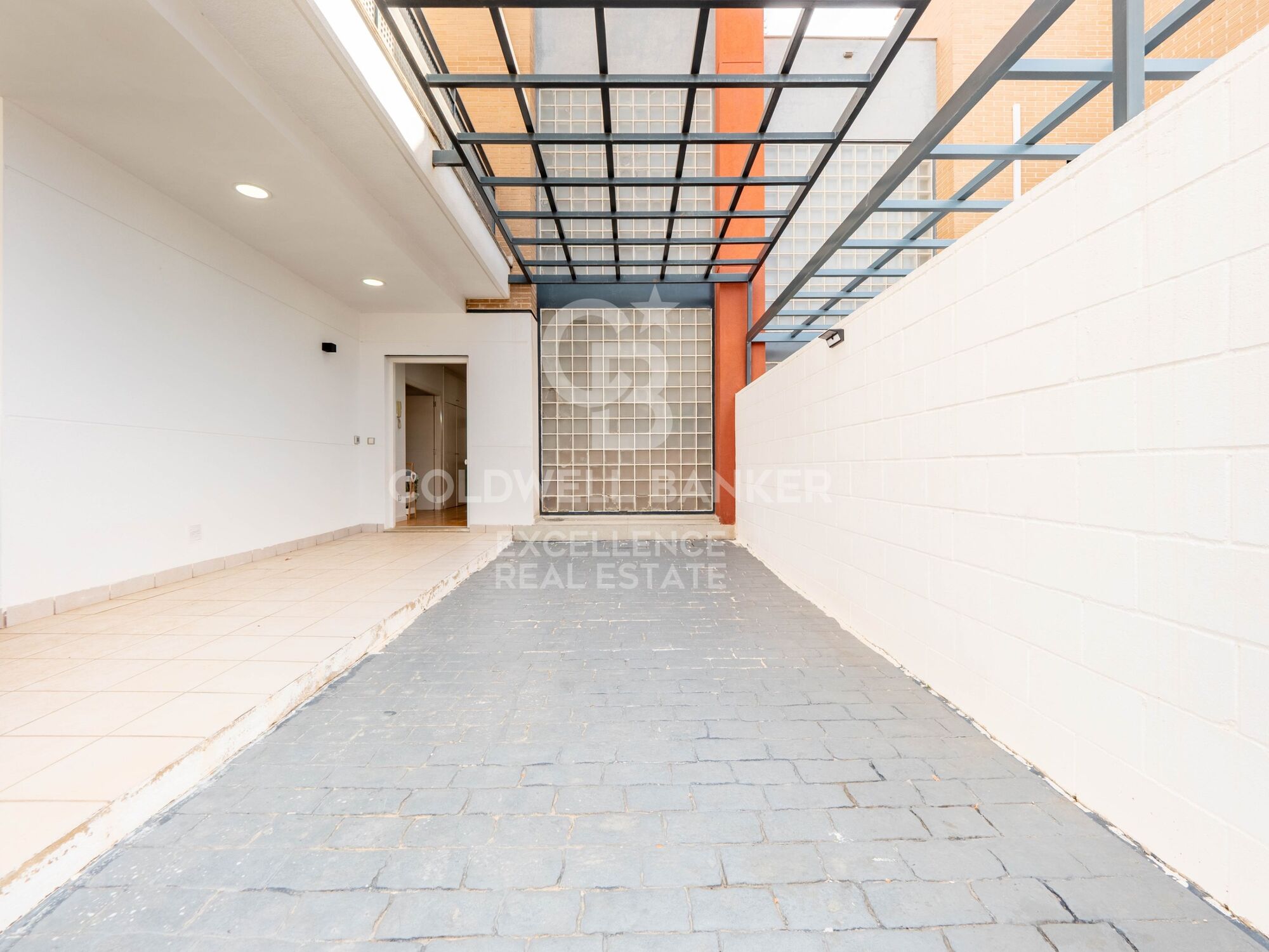 Amplio y moderno chalet pareado de 200 m2 en La Pobla de Vallbona