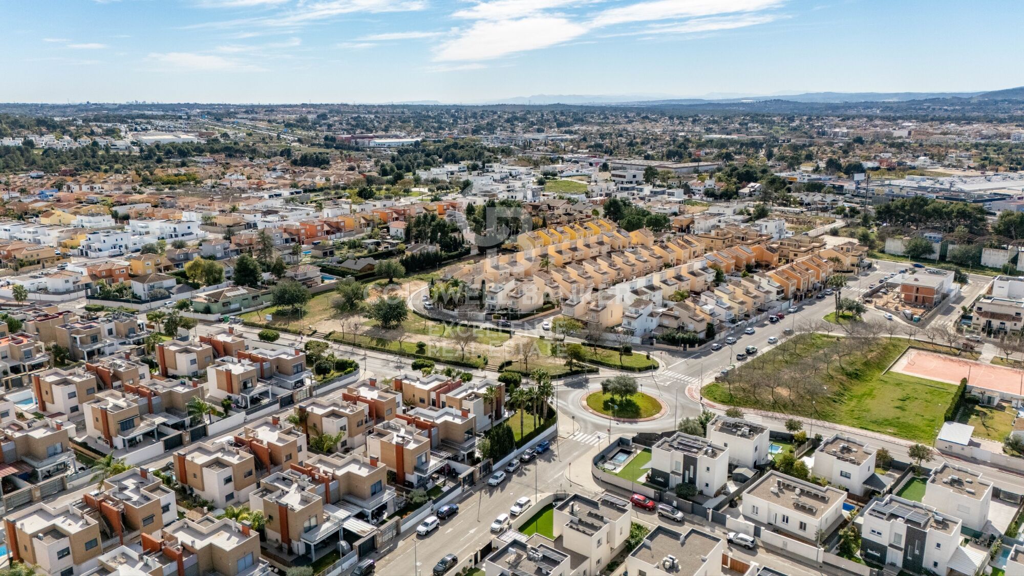 Amplio y moderno chalet pareado de 200 m2 en La Pobla de Vallbona