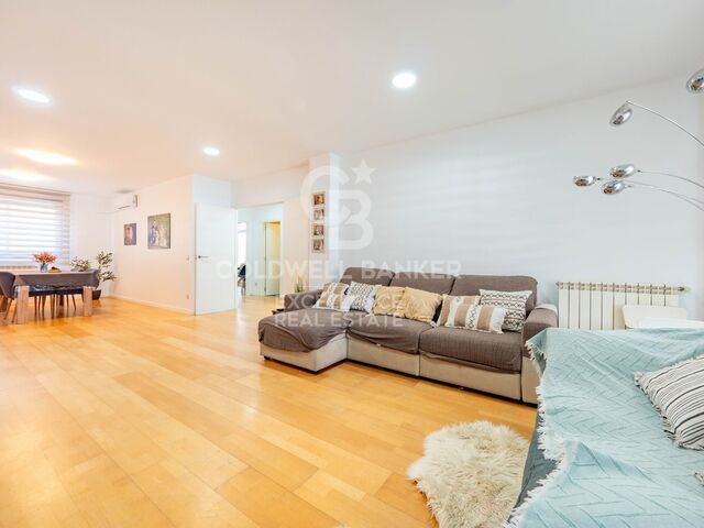 Amplio y moderno chalet pareado de 200 m2 en La Pobla de Vallbona