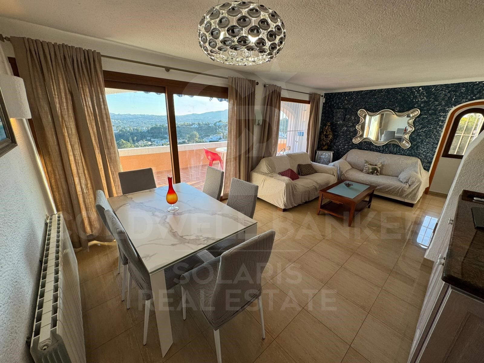 Südlich ausgerichte, mediterrane Villa mit offenem Blick in Jávea / Xàbia