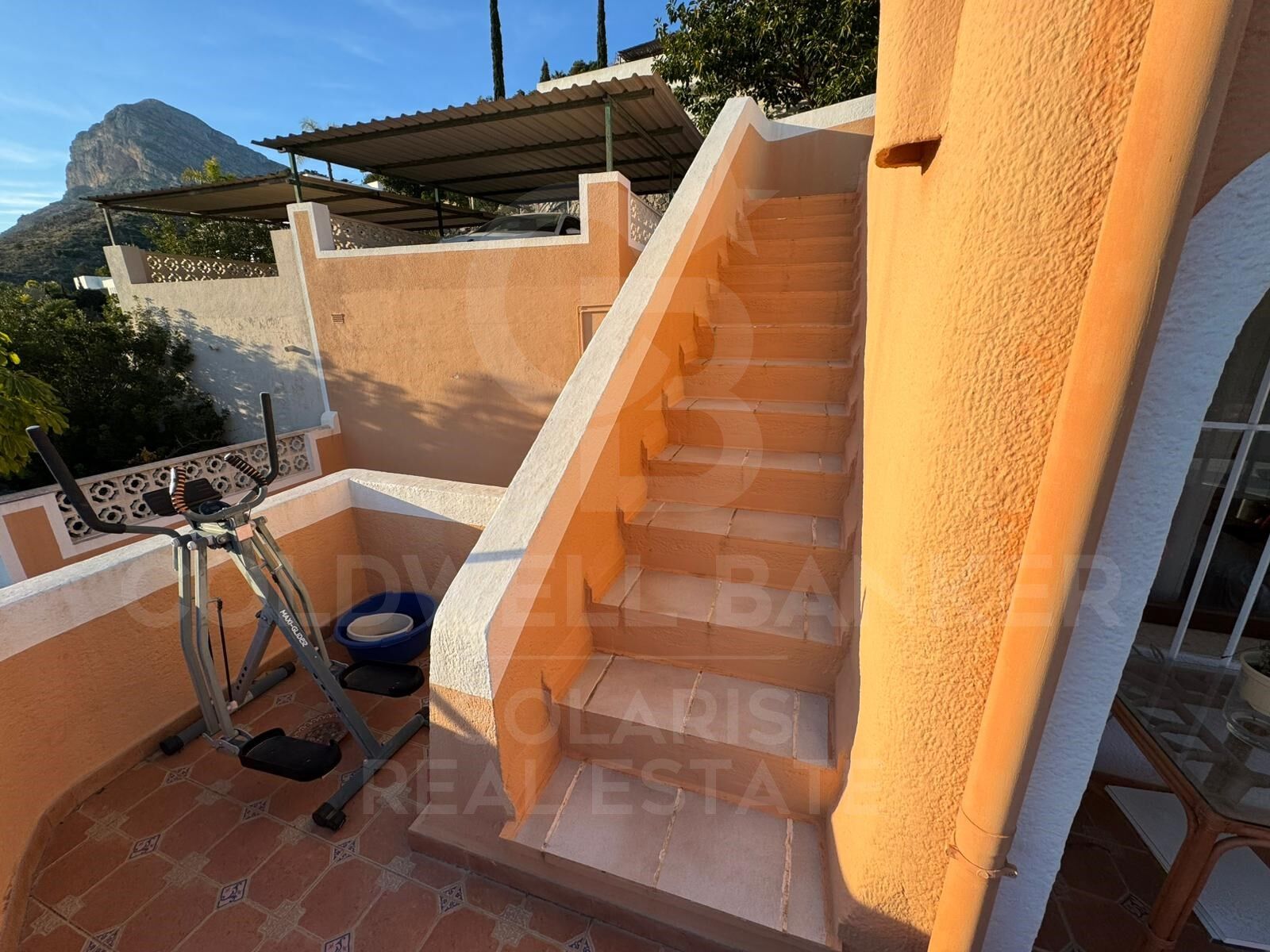 Südlich ausgerichte, mediterrane Villa mit offenem Blick in Jávea / Xàbia