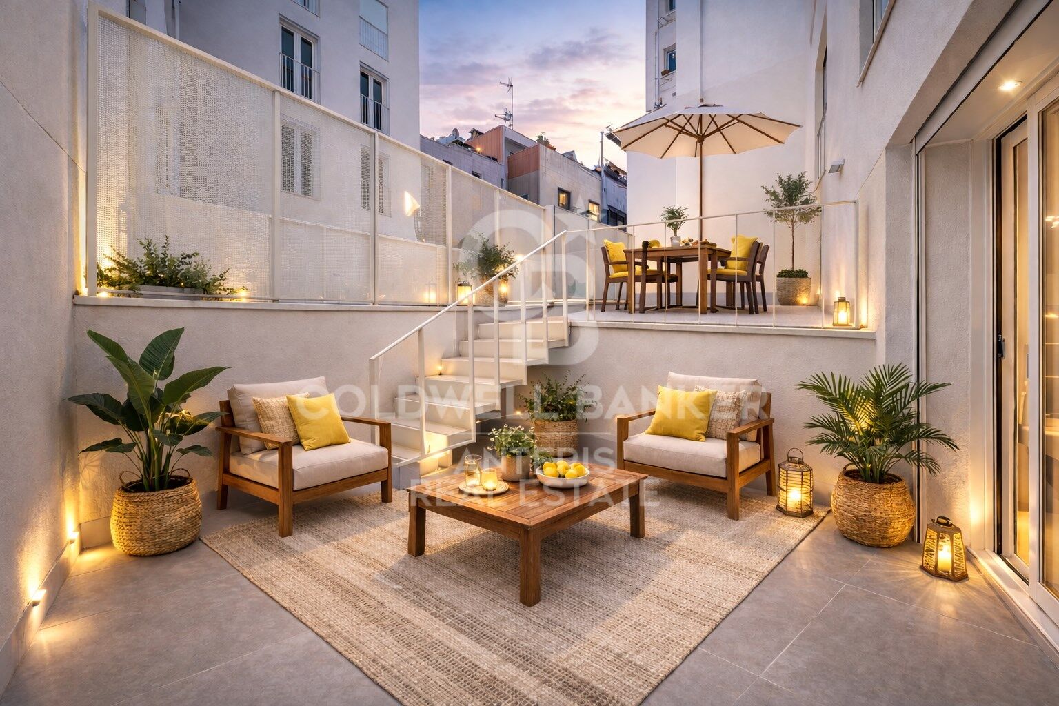 Duplex with Private Patio and Rooftop Community Pool by Camp Nou