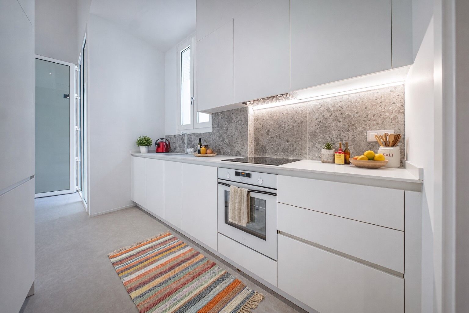 Duplex with Private Patio and Rooftop Community Pool by Camp Nou