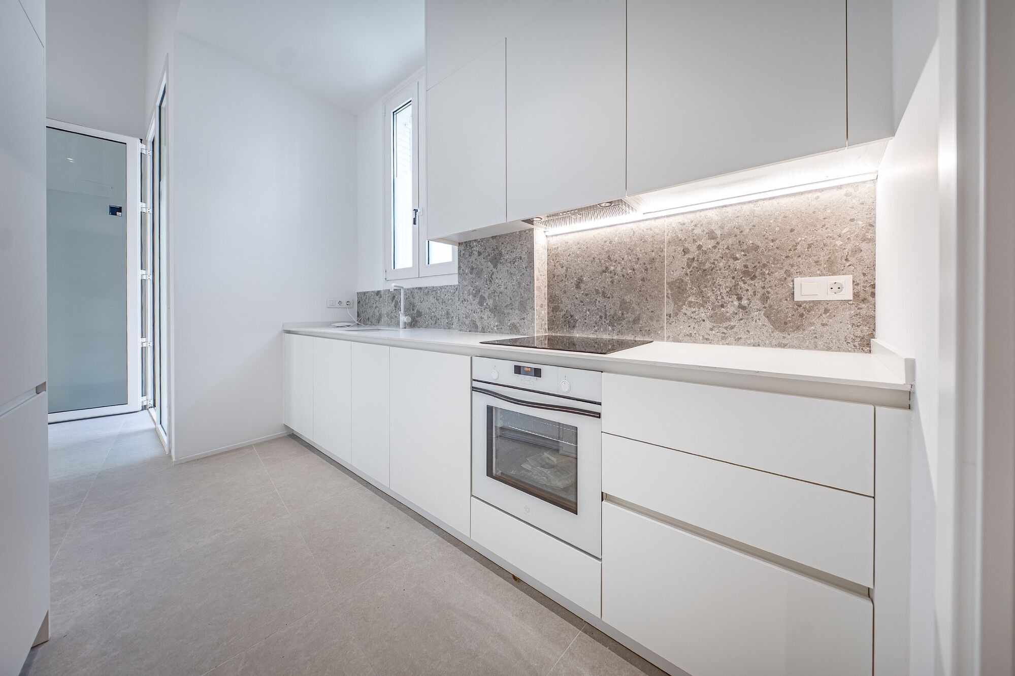 Duplex with Private Patio and Rooftop Community Pool by Camp Nou