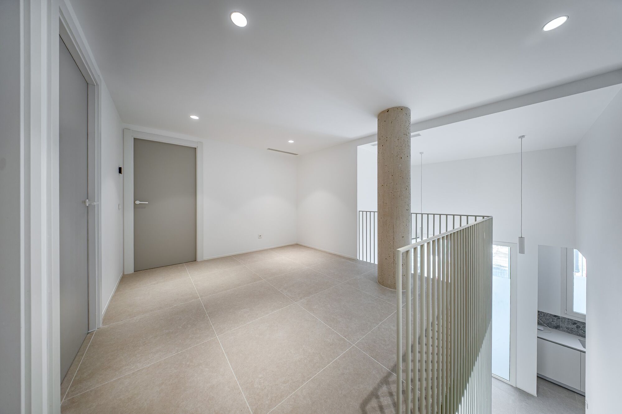 Duplex with Private Patio and Rooftop Community Pool by Camp Nou