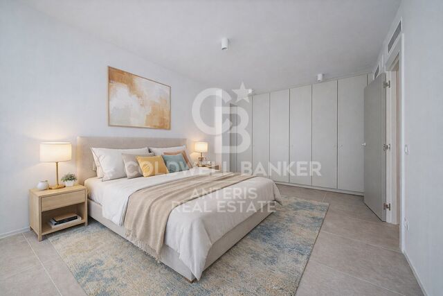 Duplex with Private Patio and Rooftop Community Pool by Camp Nou