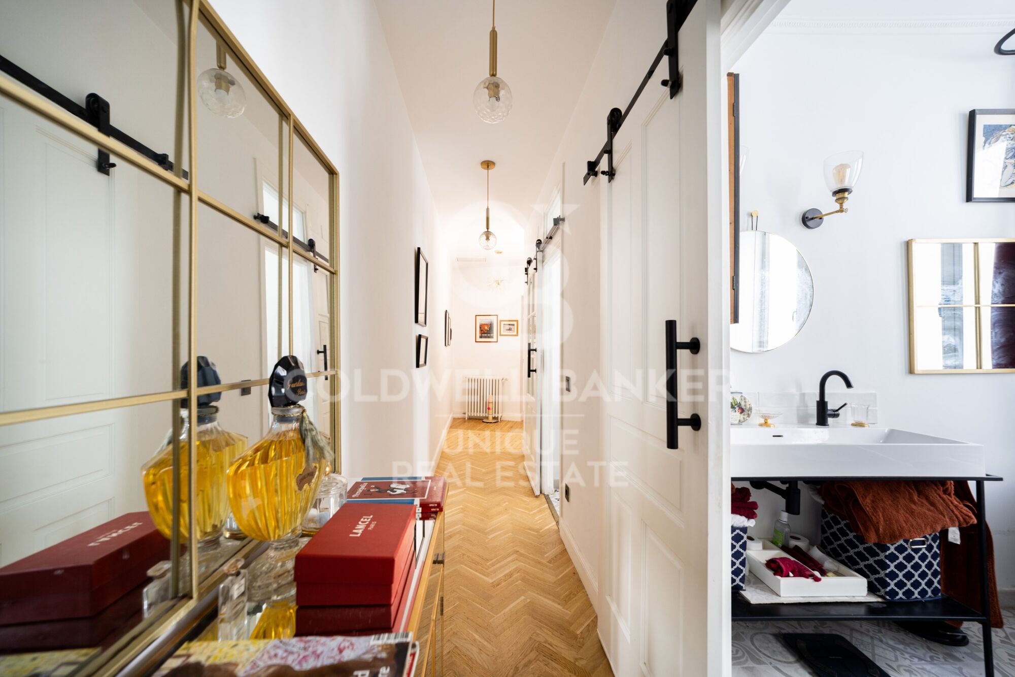 Außenliegende Wohnung mit 3 Schlafzimmern im Barrio de Las Letras, Madrid