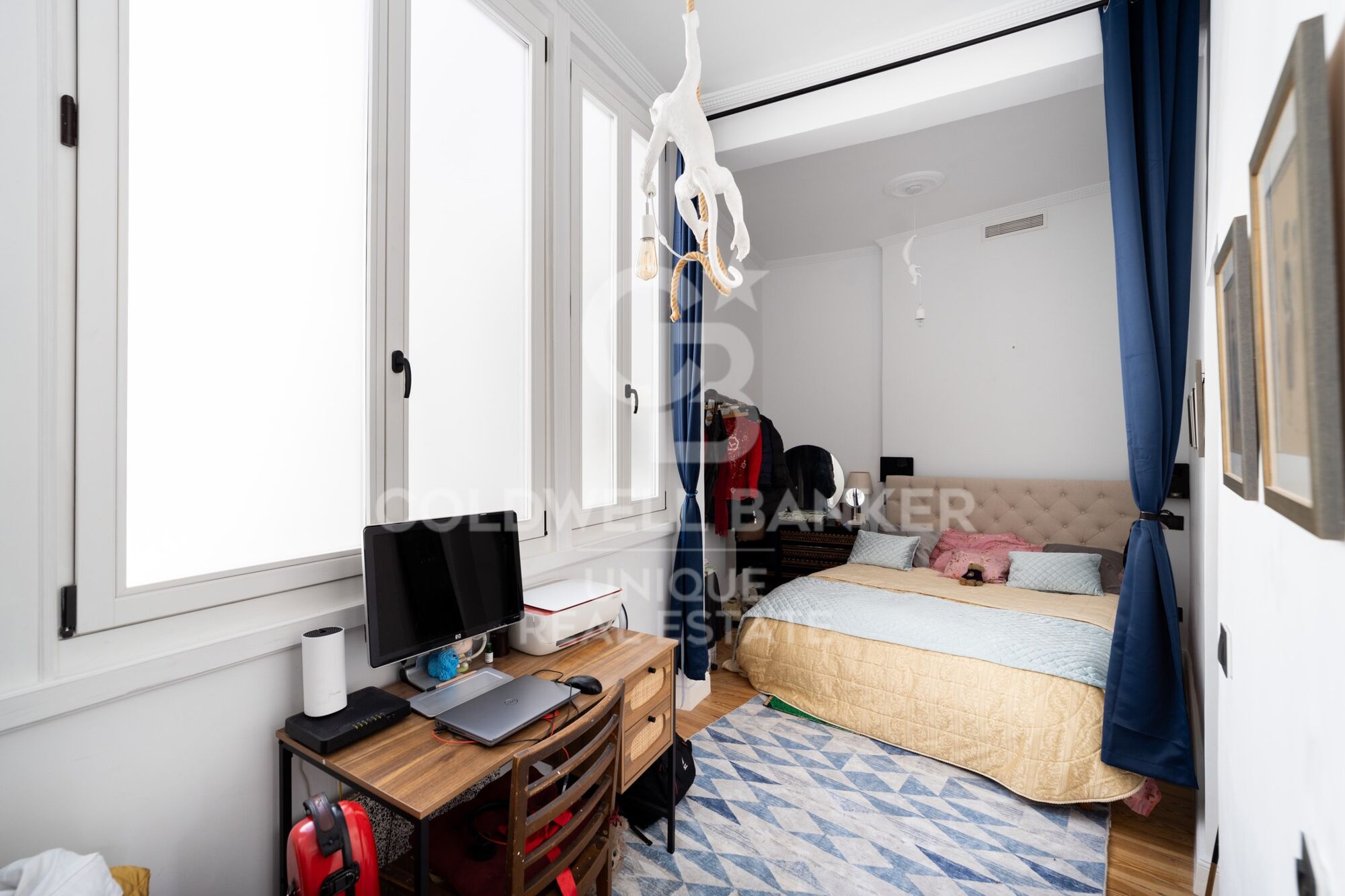 Piso exterior de 3 dormitorios con luz excepcional y grandes volúmenes en Barrio de las Letras