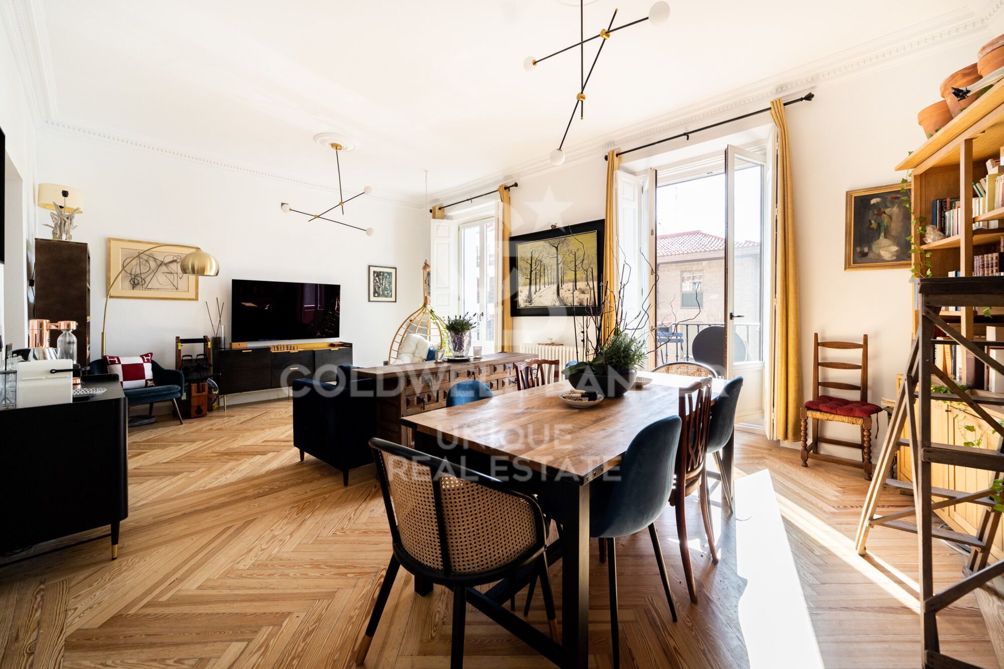 Außenliegende Wohnung mit 3 Schlafzimmern im Barrio de Las Letras, Madrid