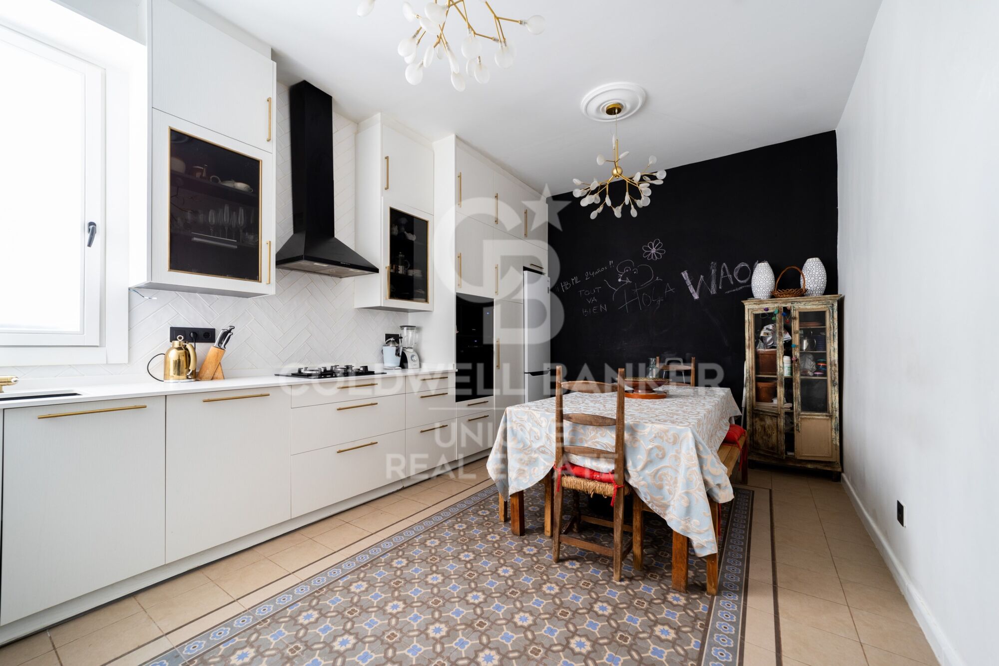 Außenliegende Wohnung mit 3 Schlafzimmern im Barrio de Las Letras, Madrid