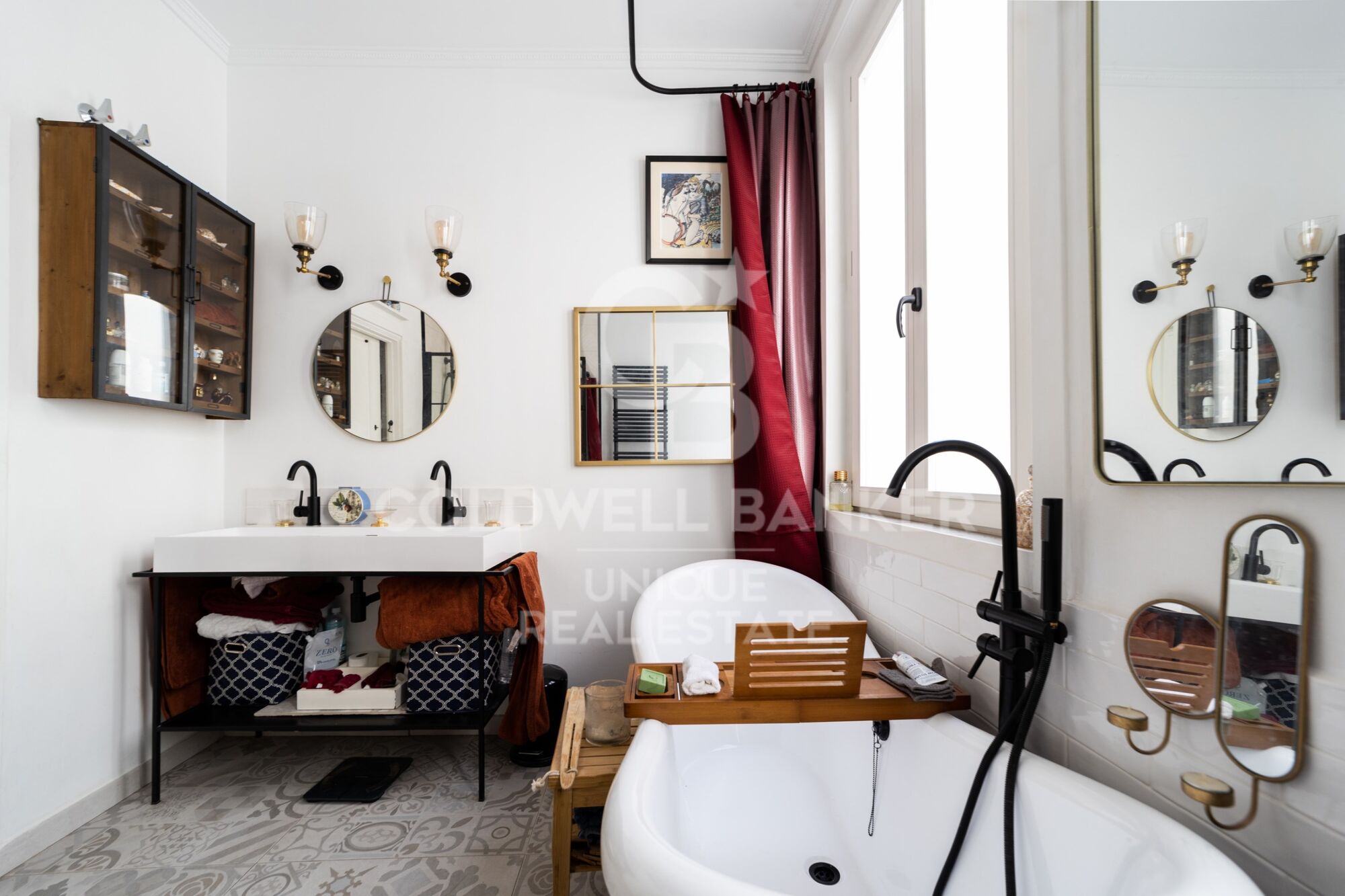 Außenliegende Wohnung mit 3 Schlafzimmern im Barrio de Las Letras, Madrid