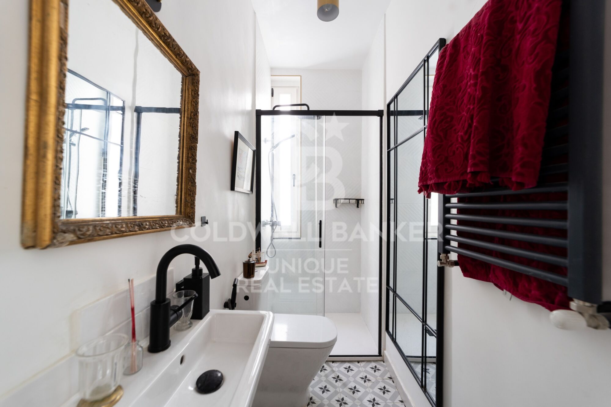 Außenliegende Wohnung mit 3 Schlafzimmern im Barrio de Las Letras, Madrid