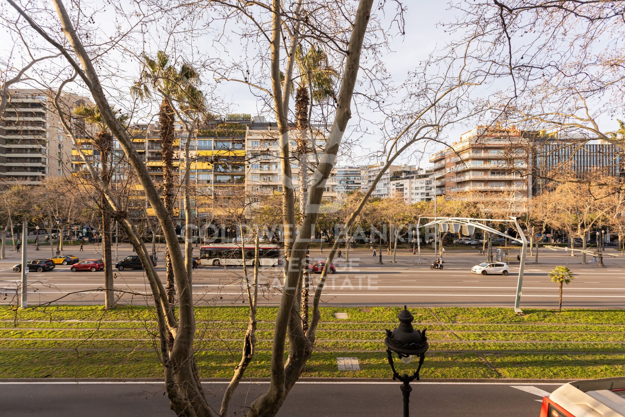 Piso impecable cerca de Francesc Macià, con parking inlcuído