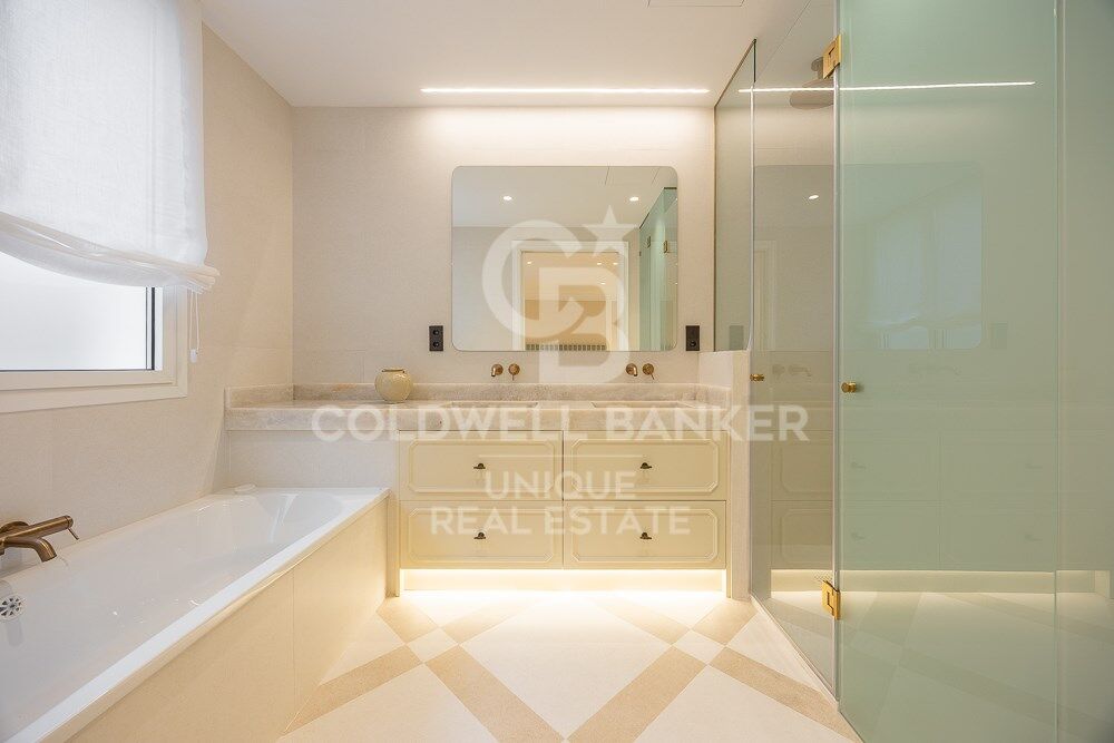 Flat 3 Bedrooms Sale Madrid