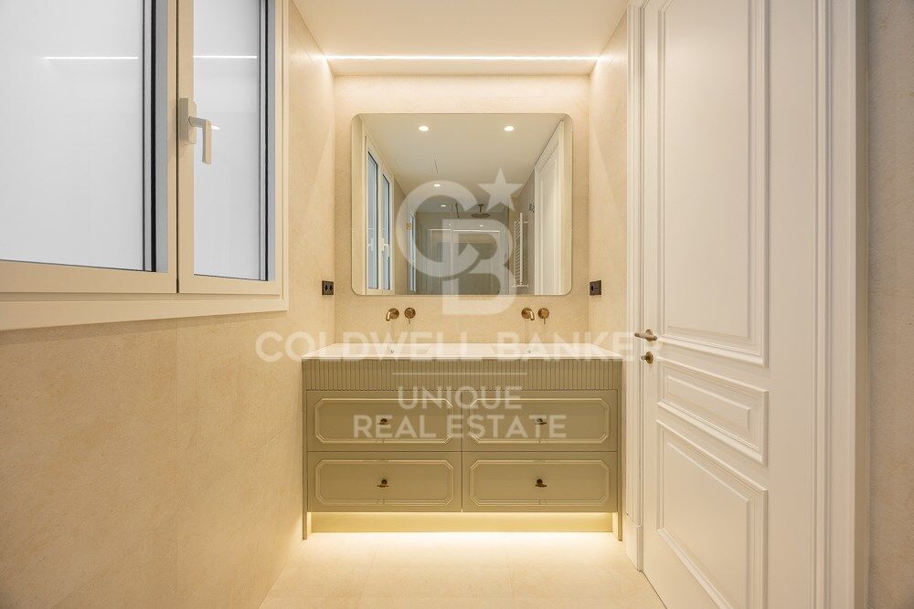 Flat 3 Bedrooms Sale Madrid
