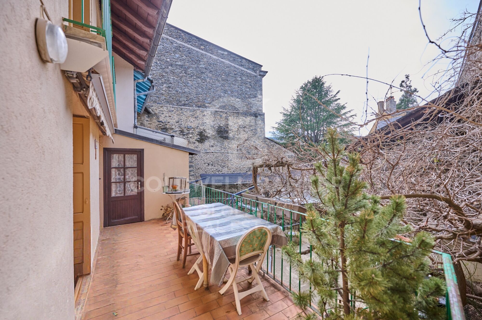 Casa de pueblo con gran potencial en Osséja